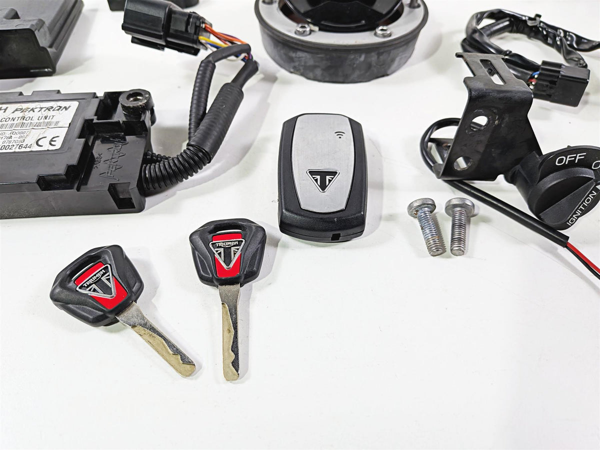 2019 Triumph Speed Triple RS 1050 Ignition Switch Cdi Immobilizer Fob T2502580 {{ shop.shopifyCountryName }} - Mototech271
