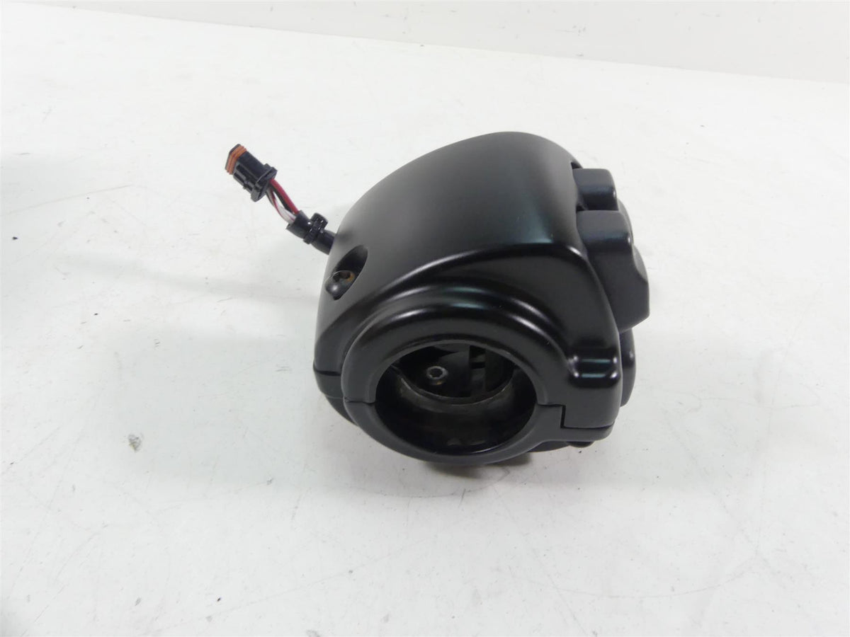2019 Harley Softail FXBB Street Bob Left Hand Light Control Switch 71500292 {{ shop.shopifyCountryName }} - Mototech271