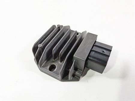 2024 Yamaha YZF R1 RN65 Rectifier Voltage Regulator FH022BA 2CR-81960-00-00 {{ shop.shopifyCountryName }} - Mototech271
