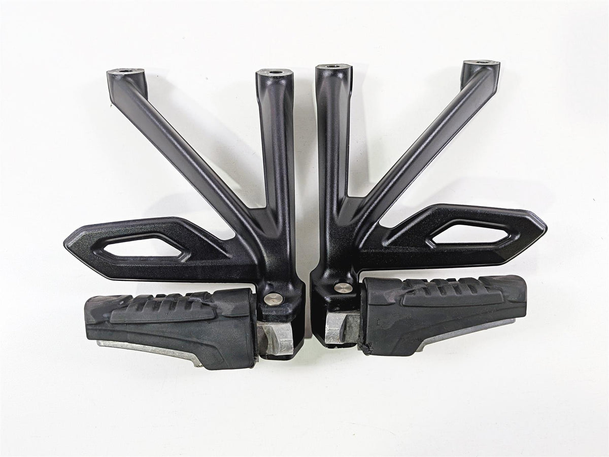 2015 BMW R1200GS K50 Rear Black Passenger Foot Peg Set 46718526741 46718526742 {{ shop.shopifyCountryName }} - Mototech271