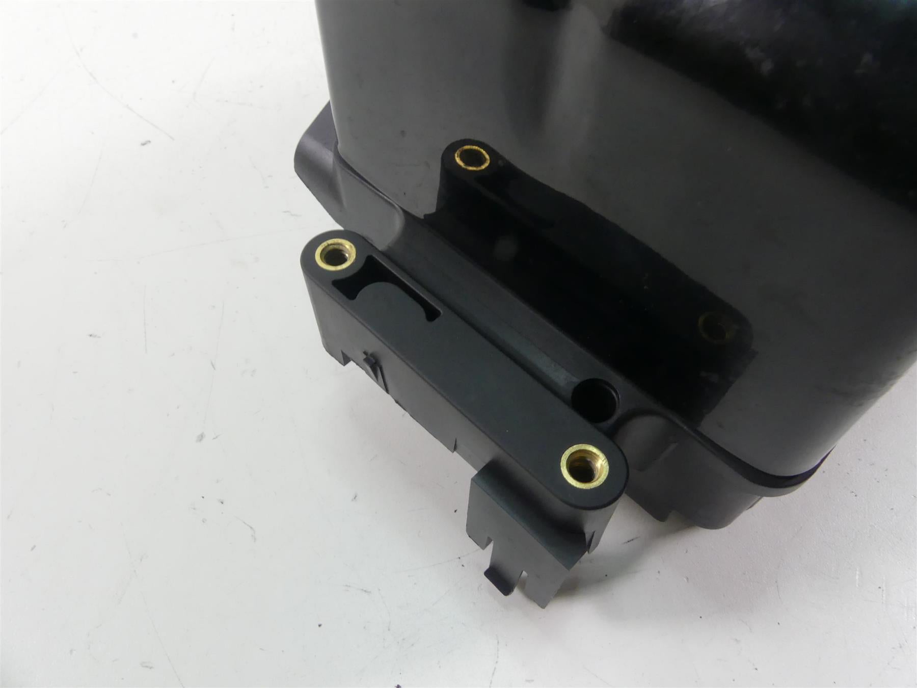 2015 Harley FLD Dyna Switchback Electrical Carrier Tray & Cover 70367-12 {{ shop.shopifyCountryName }} - Mototech271
