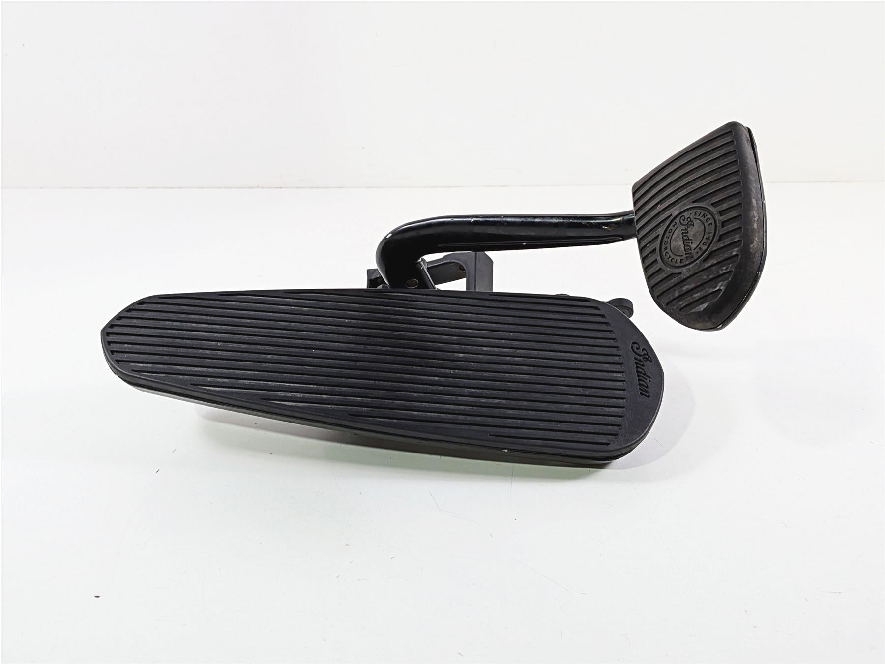 2015 Indian Chieftain Right Front Floor Board & Brake Pedal 5138848 1019864-Mototech271