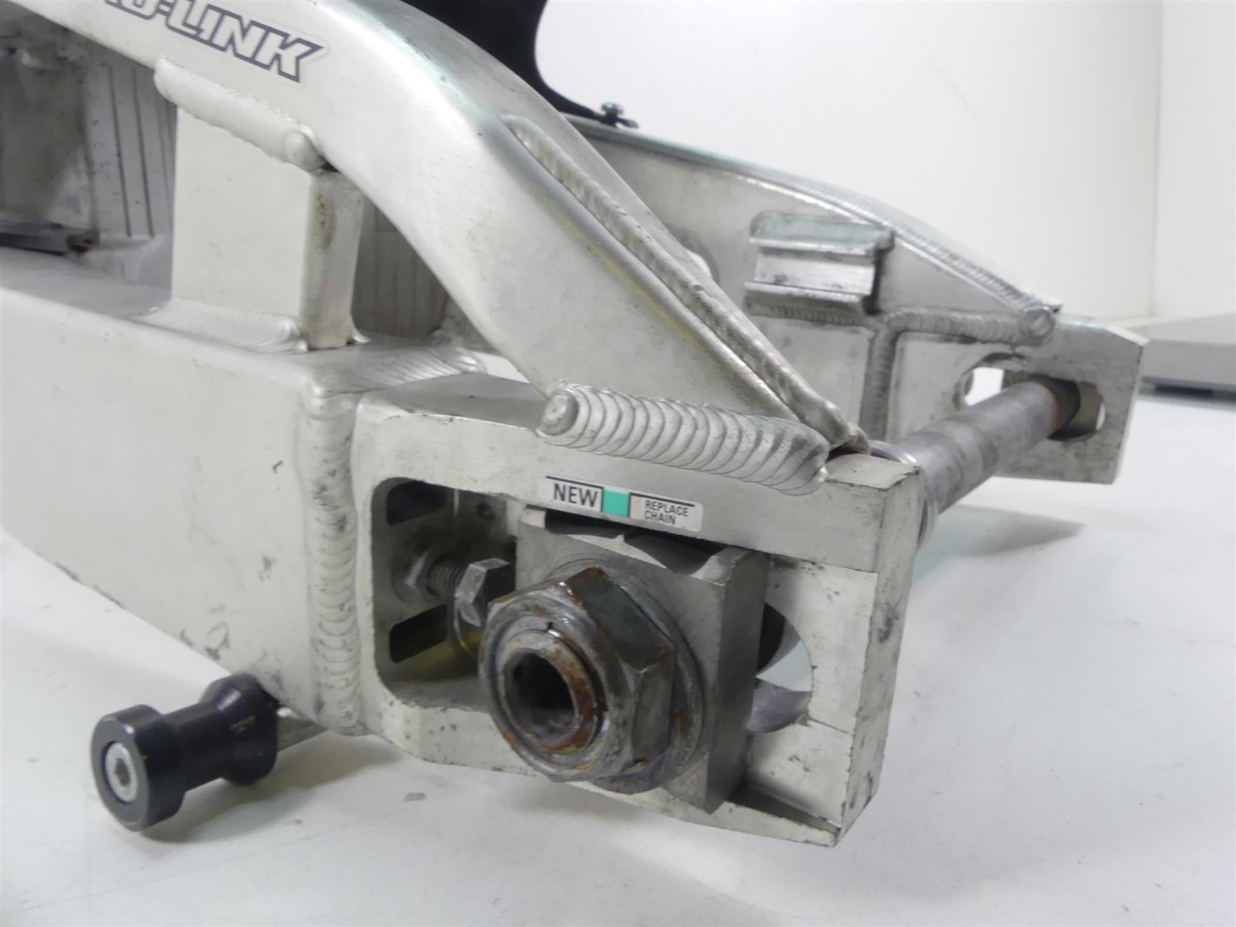2004 Honda CBR1000RR SC57 Unit Pro-Link Swingarm Swing Arm 52200