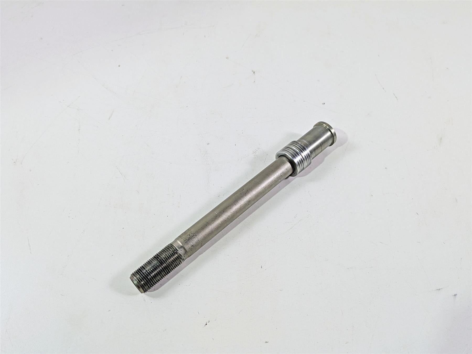 2020 Kawasaki Z900 ZR900 Front Wheel Spindle Axle 20Mm 41068-0618 {{ shop.shopifyCountryName }} - Mototech271
