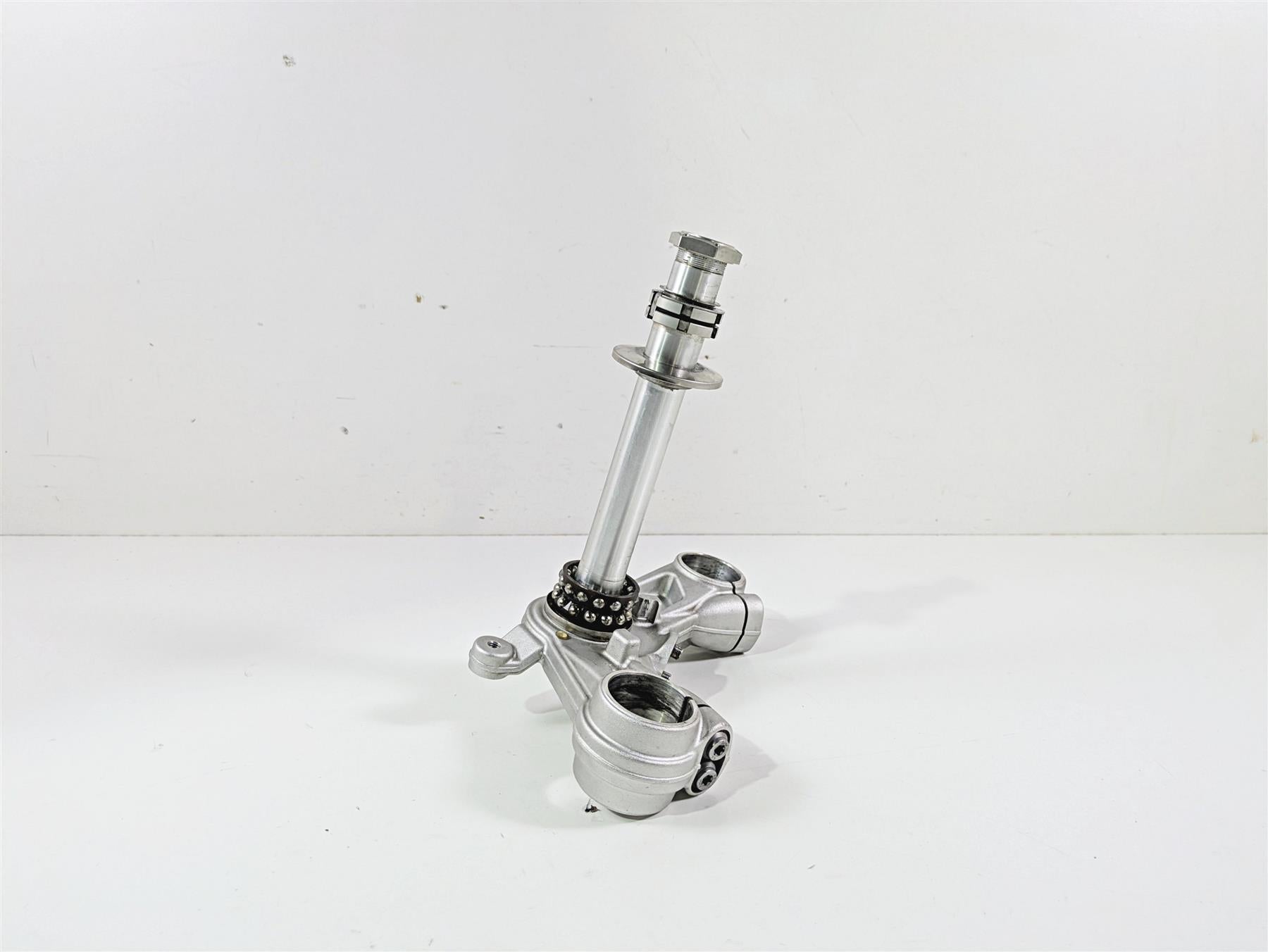 2018 BMW R nineT Urban GS K33 Lower Triple Tree Steering Clamp 31428560399 {{ shop.shopifyCountryName }} - Mototech271