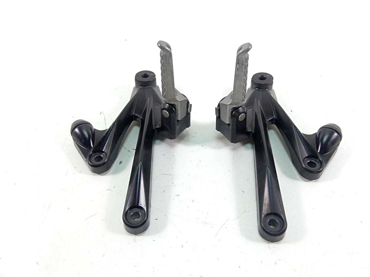 2010 Kawasaki ZX1400 ZX14 R Ninja Rear Passenger Foot Peg Set 35063-0353 {{ shop.shopifyCountryName }} - Mototech271