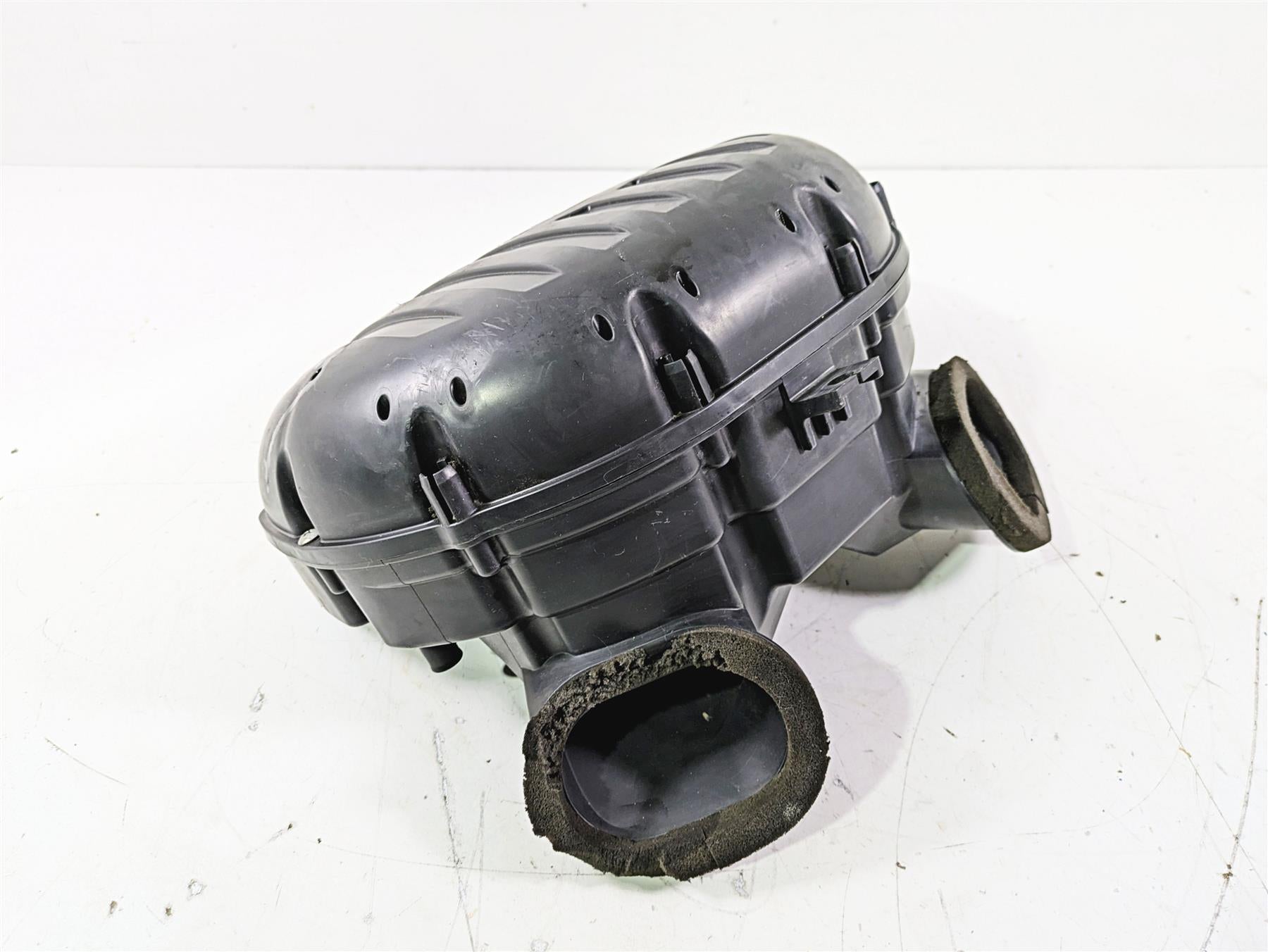 2016 Suzuki GSXR1000 Air Box Cleaner Breather Filter 13720-47H01 13720-47H02 {{ shop.shopifyCountryName }} - Mototech271