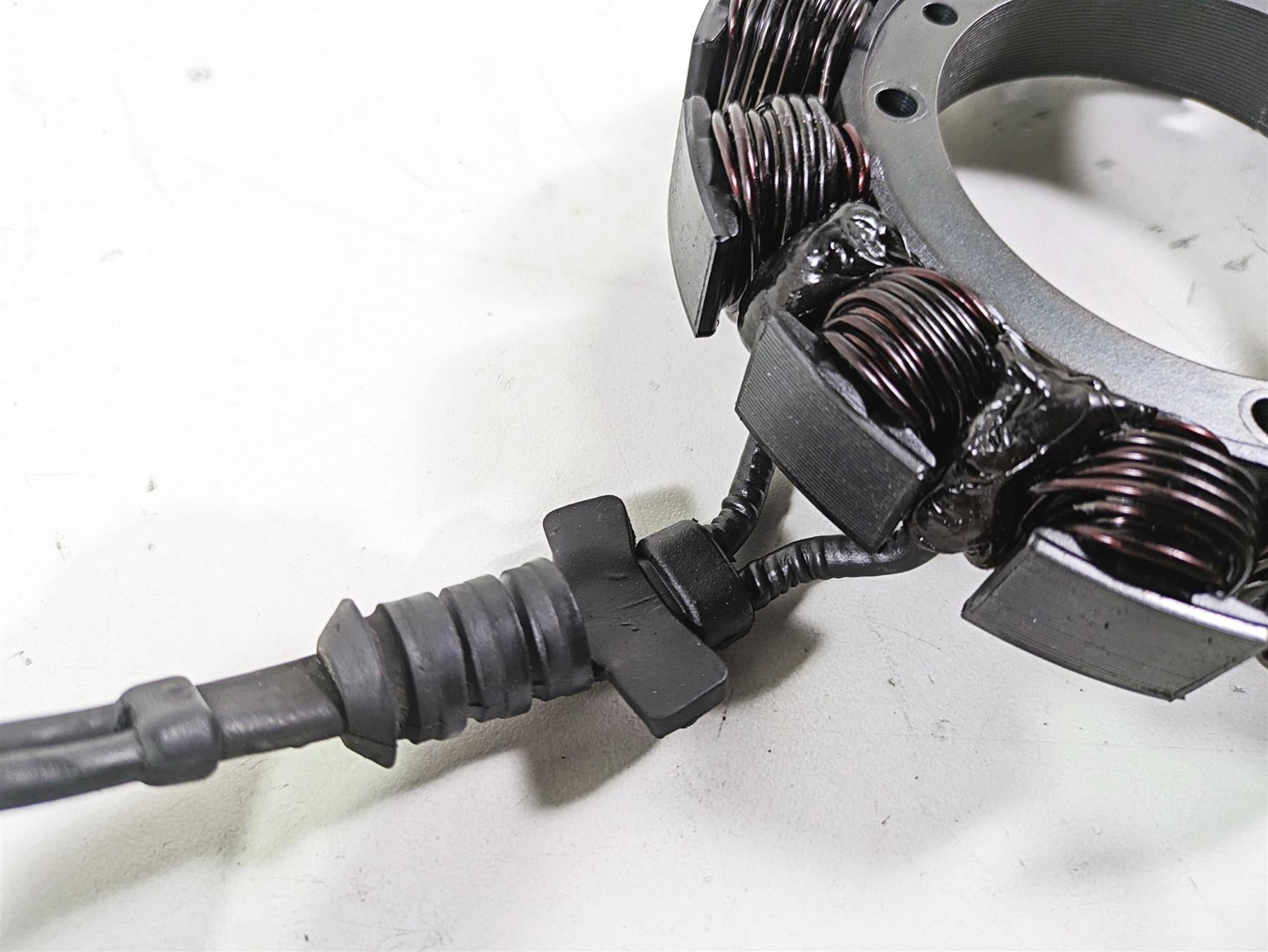 2003 Harley Dyna FXDL Low Rider 100TH Alternator Generator Stator 29951-99A {{ shop.shopifyCountryName }} - Mototech271