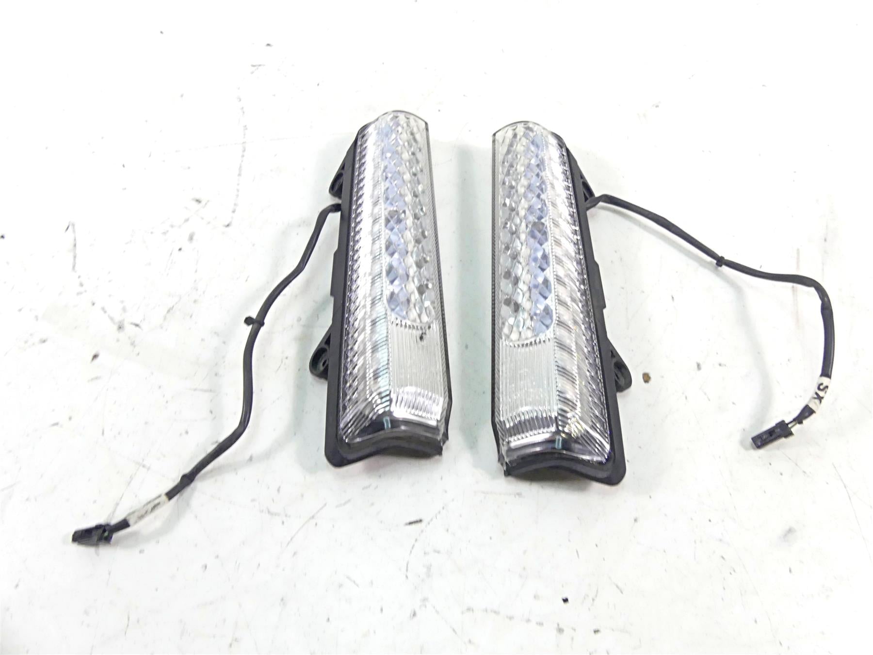 2013 Ducati Diavel Red Front Blinker Turn Signal Set 53010271A 53010261A {{ shop.shopifyCountryName }} - Mototech271