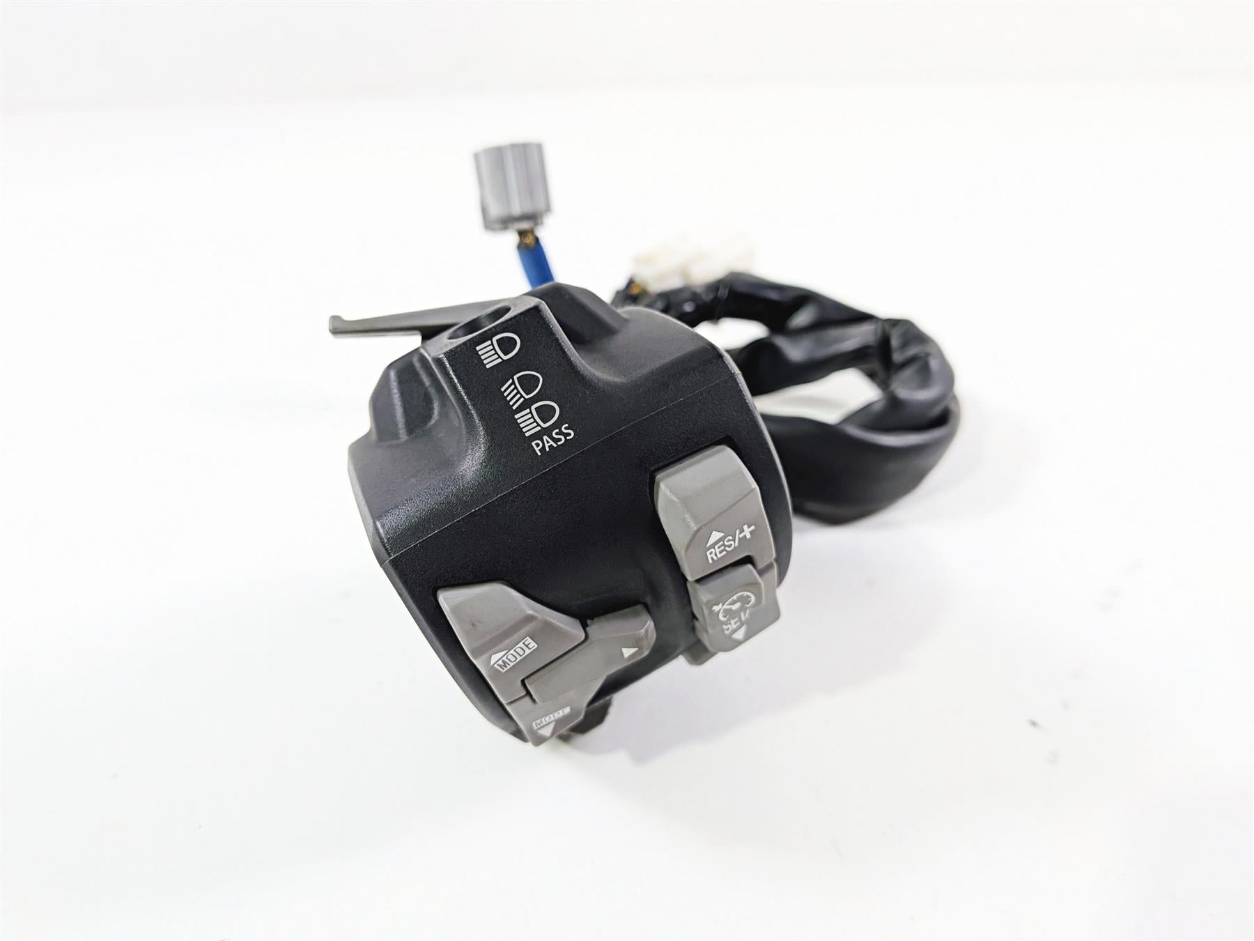 2022 Kawasaki ZX10R ZX1000 Ninja Left Hand Light Control Switch 46091-0576 {{ shop.shopifyCountryName }} - Mototech271