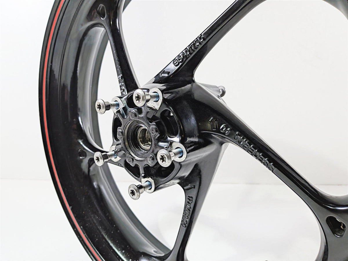 2019 Triumph Speed Triple RS 1050 Straight Nice Front Wheel Rim 17x3.5 T2000515 {{ shop.shopifyCountryName }} - Mototech271