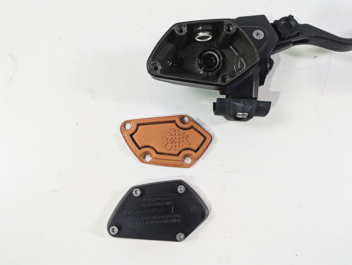 2016 BMW R1200RT K52 Front Brake Master Cylinder 32728559604 {{ shop.shopifyCountryName }} - Mototech271