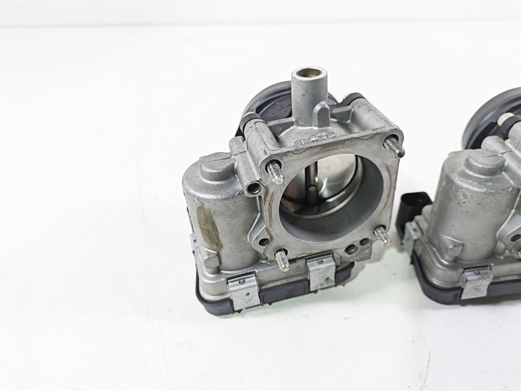 2015 Ducati Hypermotard 821 SP Throttle Body Bodies Fuel Injection Set 28240903A {{ shop.shopifyCountryName }} - Mototech271