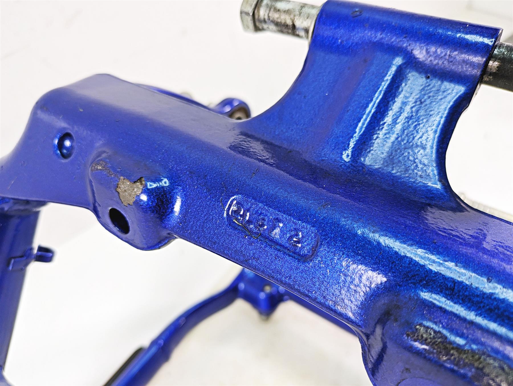 2009 Harley FXCWC Softail Rocker C Swingarm Swing Arm Flame Blue Pearl 47694-09 {{ shop.shopifyCountryName }} - Mototech271
