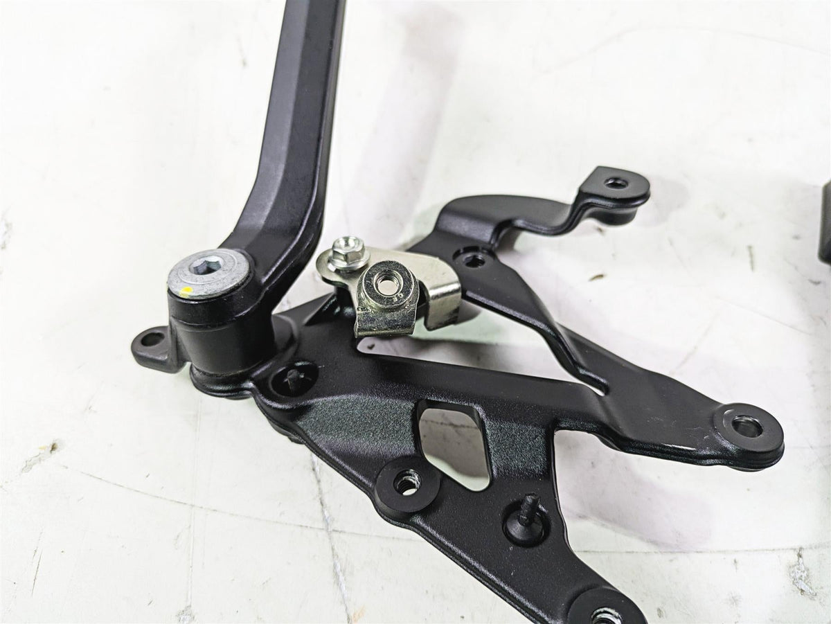 2022 MV Agusta F3 800 Rosso Right Front Footpeg & Brake Pedal 80A0C4103 {{ shop.shopifyCountryName }} - Mototech271