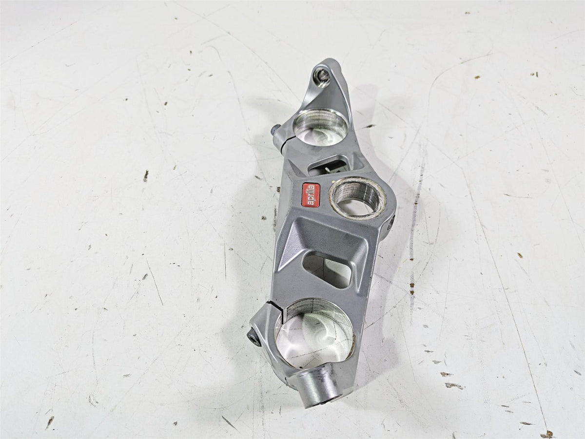 2021 Aprilia RS660 Upper Triple Tree Steering Clamp 2B005253 {{ shop.shopifyCountryName }} - Mototech271