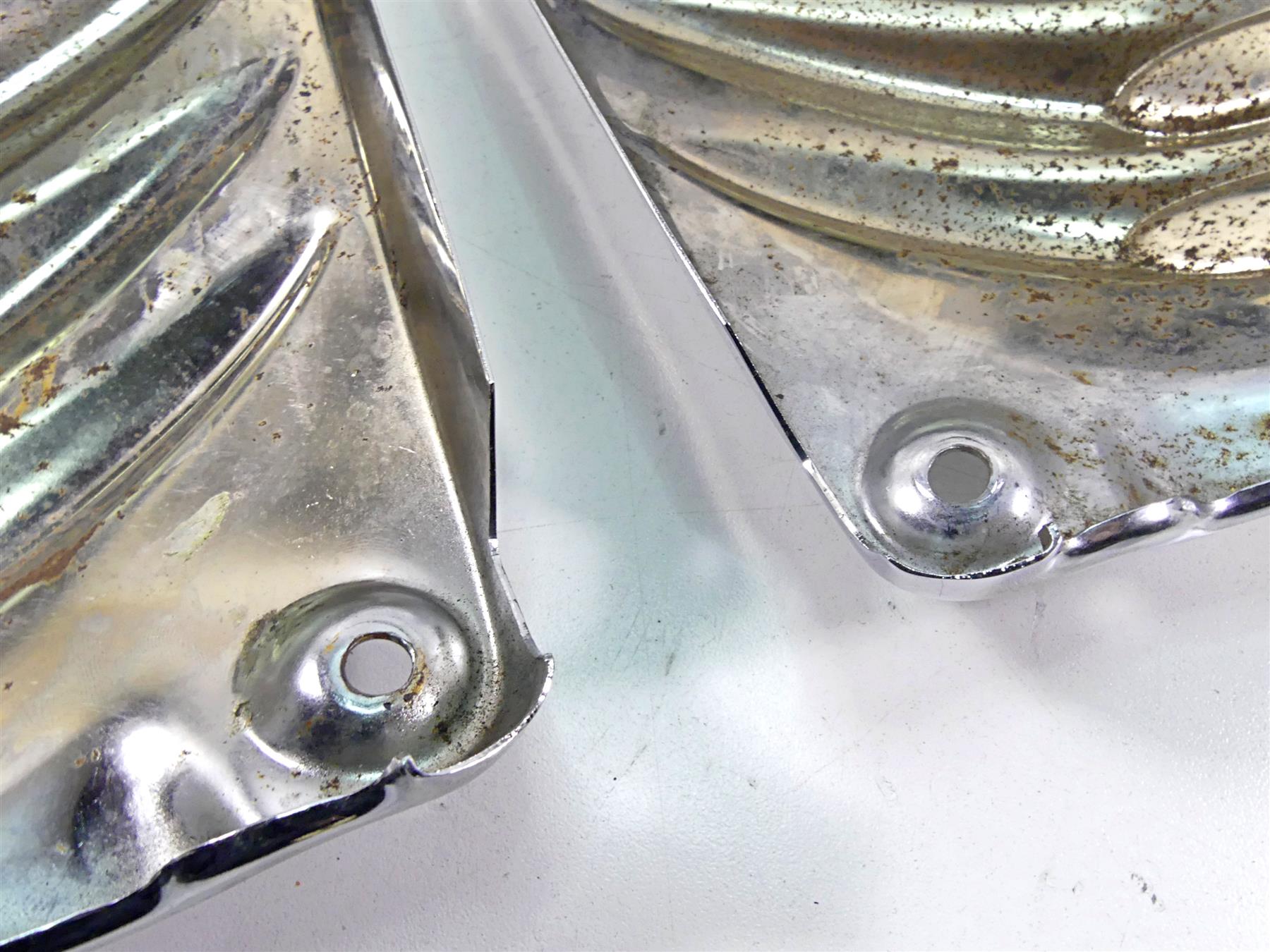 2005 Harley VRSCSE CVO V-Rod Neck Chrome Cover Fairing Set 66337-05 66338-05 {{ shop.shopifyCountryName }} - Mototech271