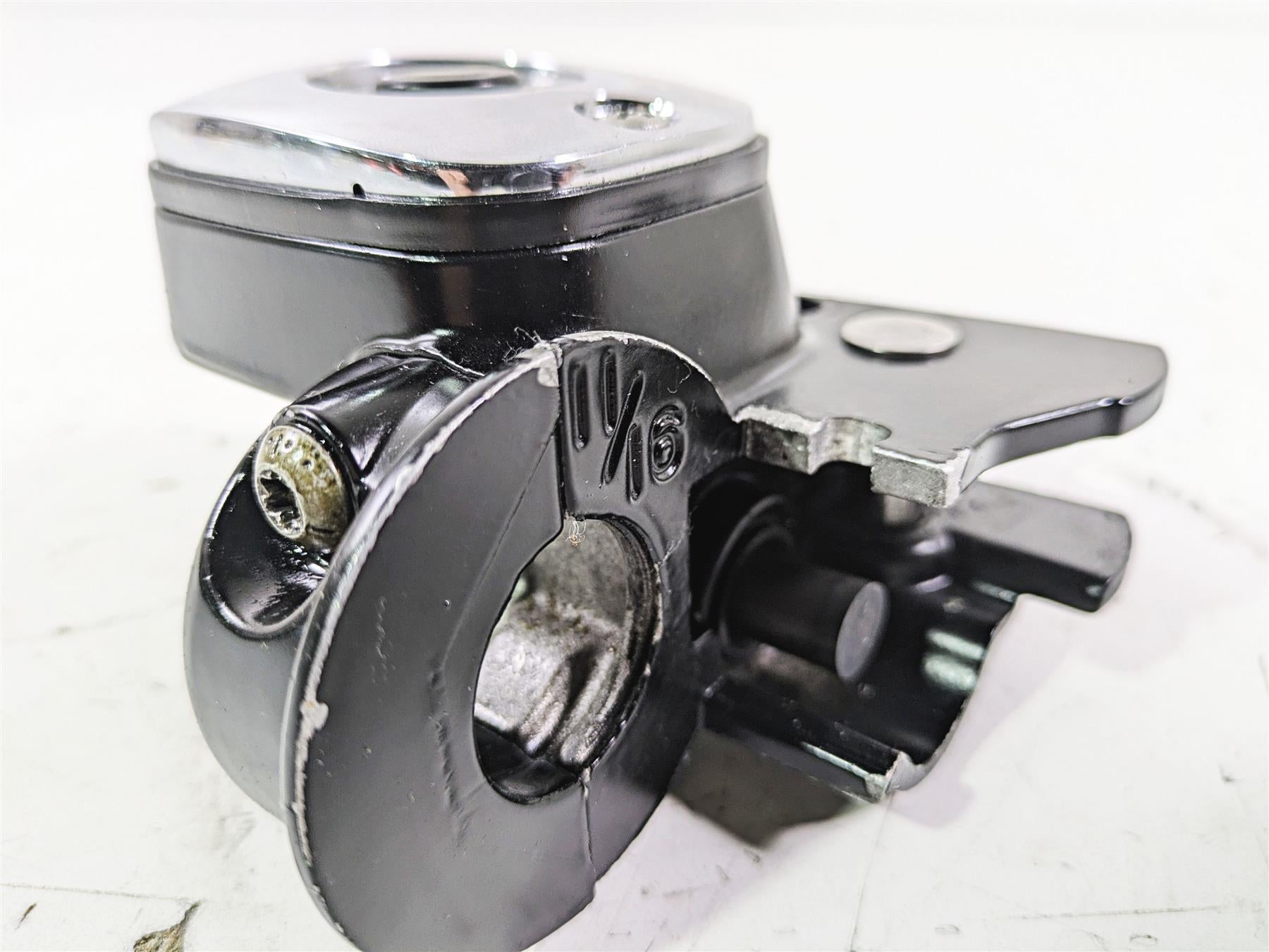 2003 Harley Touring FLHTCUI E-Glide 100th Front Brake Master Cylinder 45013-96E {{ shop.shopifyCountryName }} - Mototech271