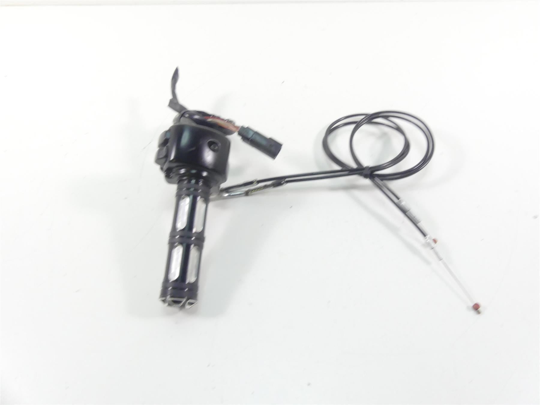 2011 Harley VRSCF Muscle Rod Right Hand Blinker Control Switch - Read 71684-06A {{ shop.shopifyCountryName }} - Mototech271
