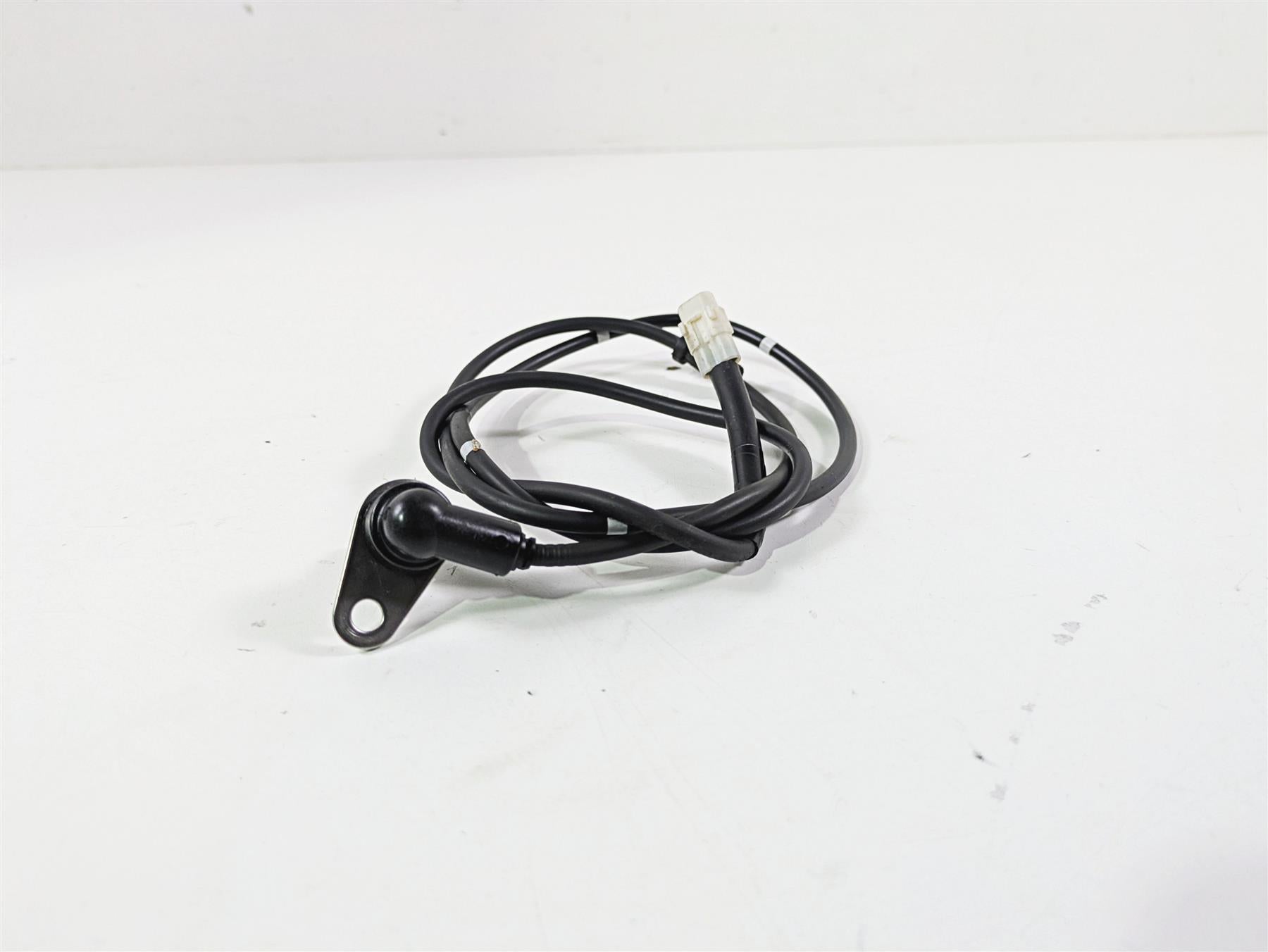 2014 Yamaha YZFR1 R1 RN22 Front Abs Brake Wheel Speed Sensor 1KB-85970-01-00 {{ shop.shopifyCountryName }} - Mototech271