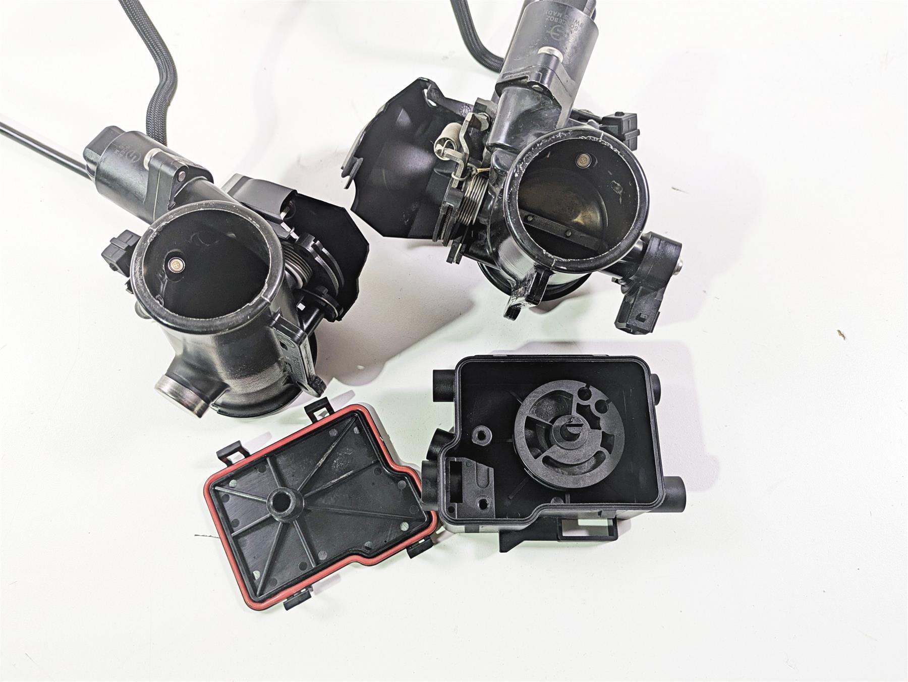 2018 BMW R nineT Urban GS K33 Throttle Body & Junction Set 13547705239 {{ shop.shopifyCountryName }} - Mototech271