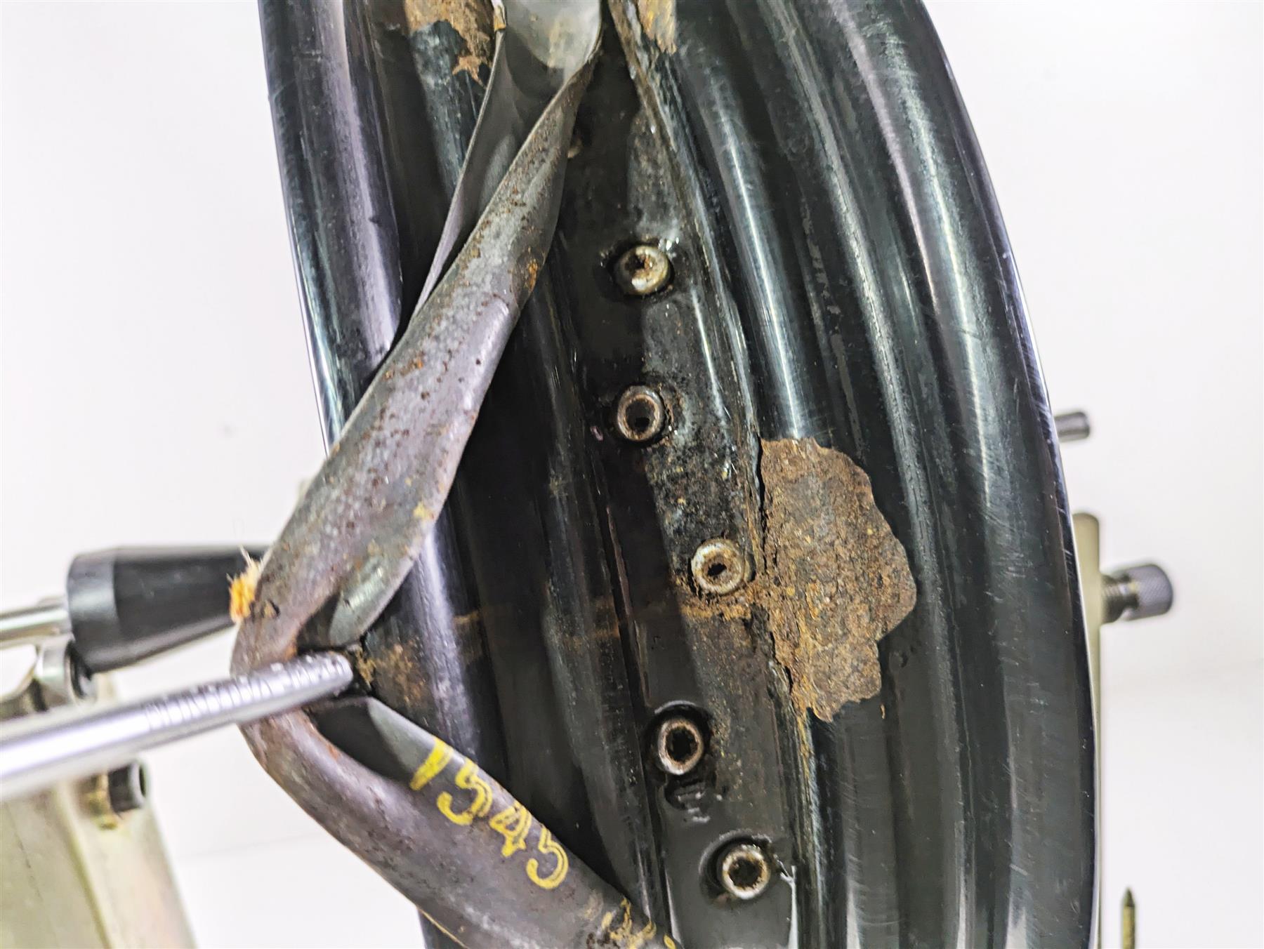 2008 Harley FLSTSB Cross Bones Front Wheel Rim 16x3 -Read 44937-08 {{ shop.shopifyCountryName }} - Mototech271