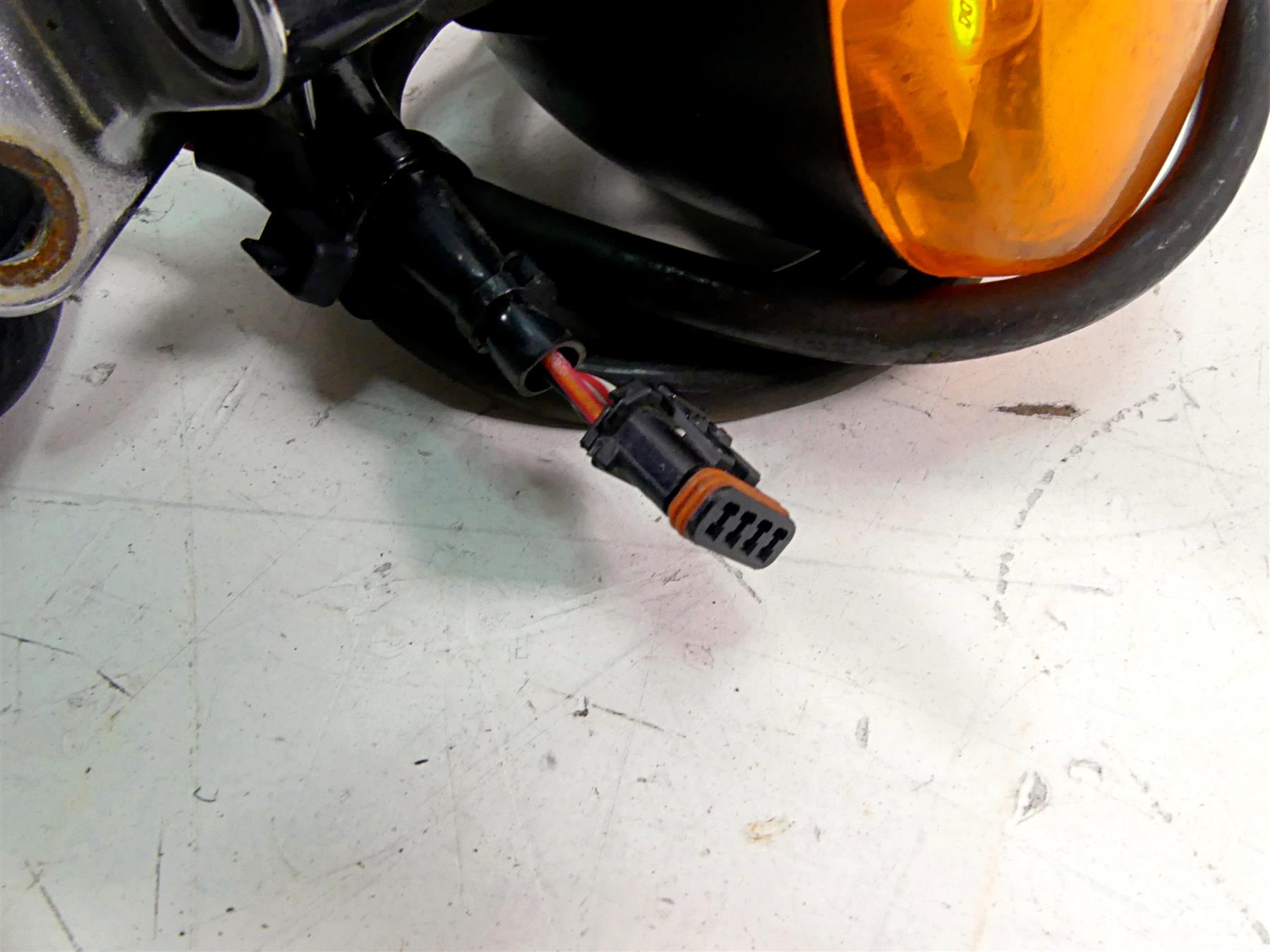 2013 Harley Softail FLSTFB Fat Boy Lo Left Hand Control Switch Blinker 72953-12A {{ shop.shopifyCountryName }} - Mototech271