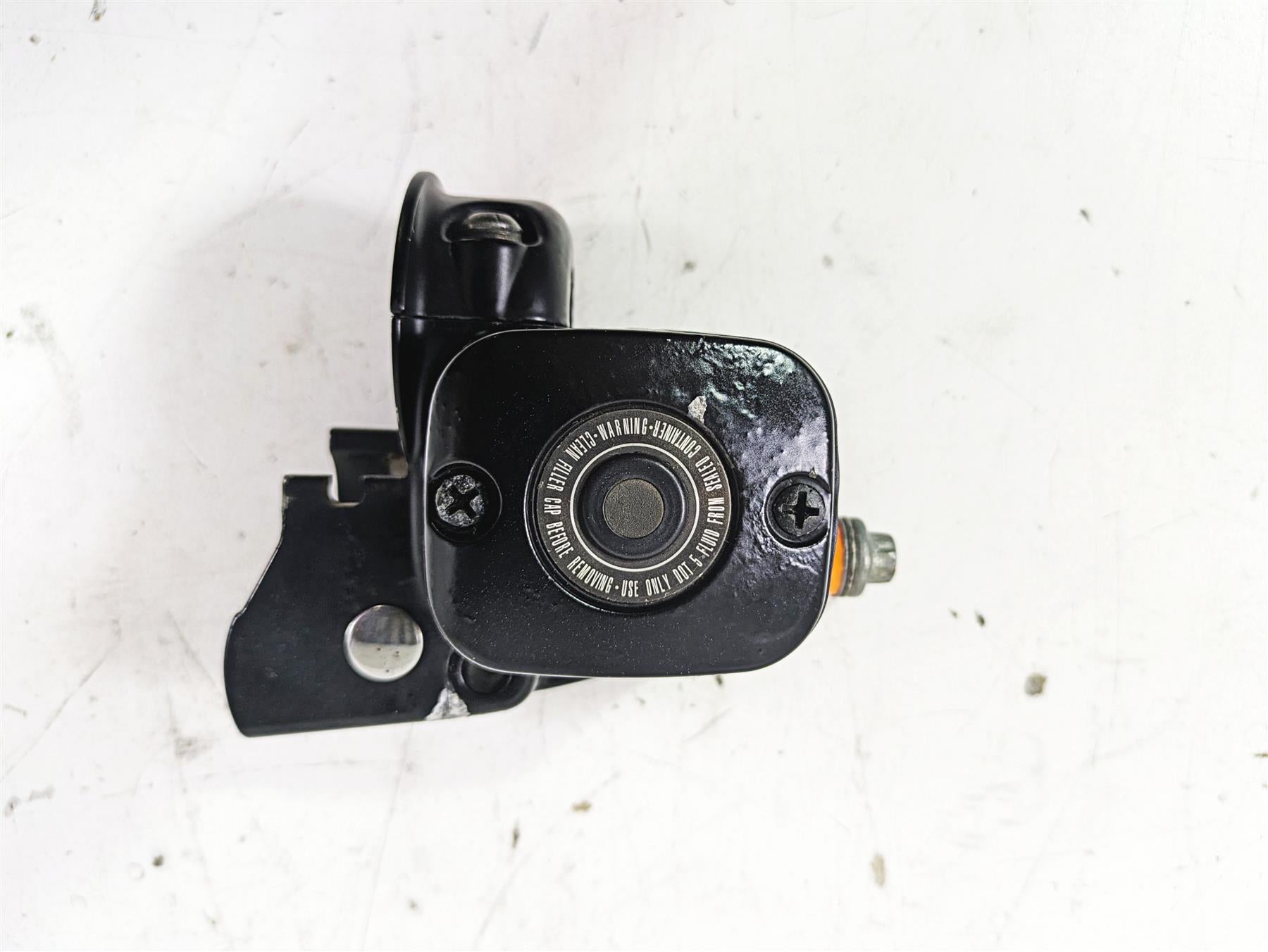 2003 Harley Touring FLHTCUI 100TH E-Glide Front Brake Master Cylinder 45013-96E {{ shop.shopifyCountryName }} - Mototech271
