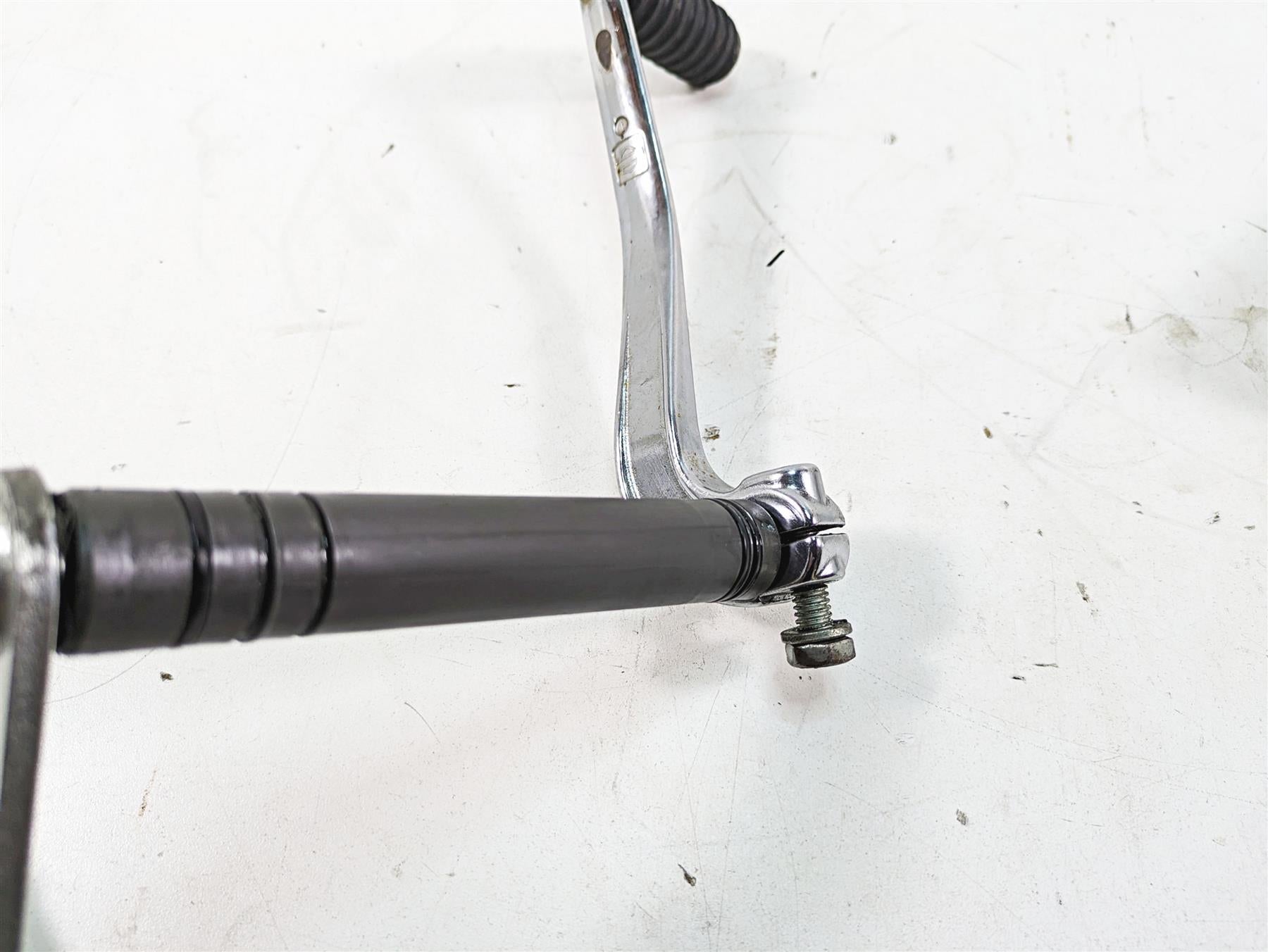 2005 Harley Dyna FXDL Low Rider Left Front Footpeg & Shifter Mid -Read 50639-90A {{ shop.shopifyCountryName }} - Mototech271