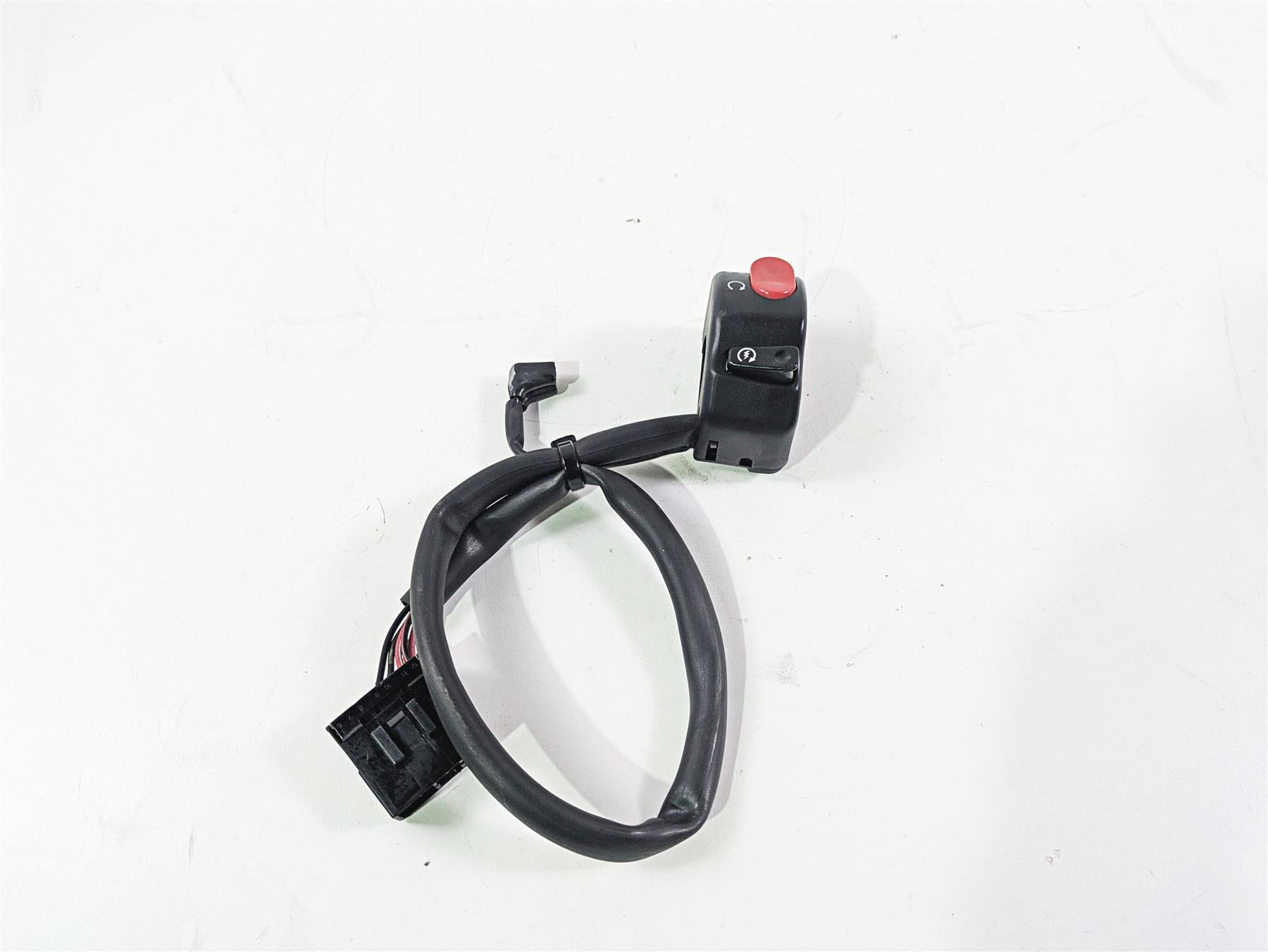 2013 Triumph Bonneville Right Hand Start Stop Control Switch T2040096 {{ shop.shopifyCountryName }} - Mototech271