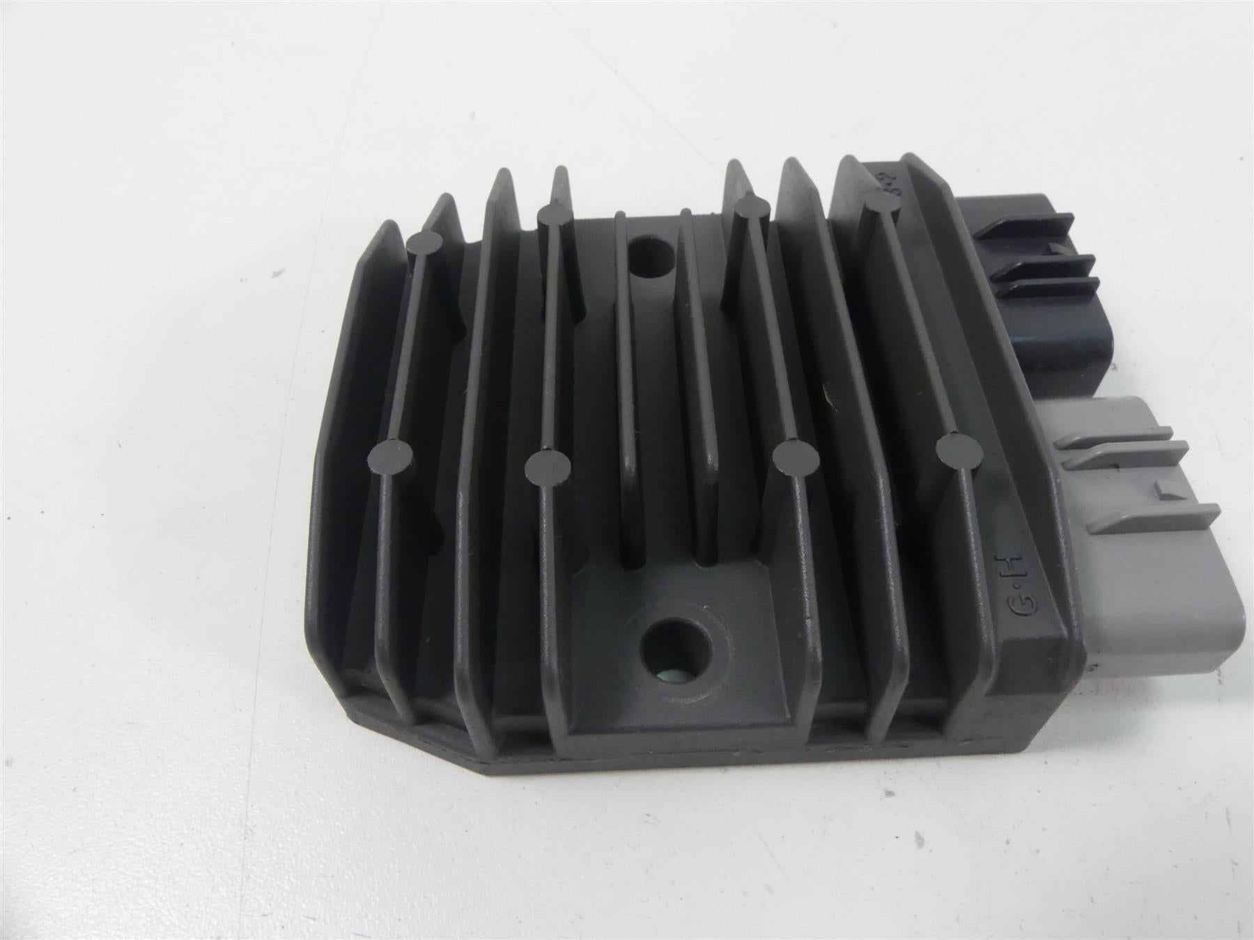 2019 Indian Motorcycle Co. FTR1200 Rectifier Voltage Regulator SH775BA 4012941 {{ shop.shopifyCountryName }} - Mototech271