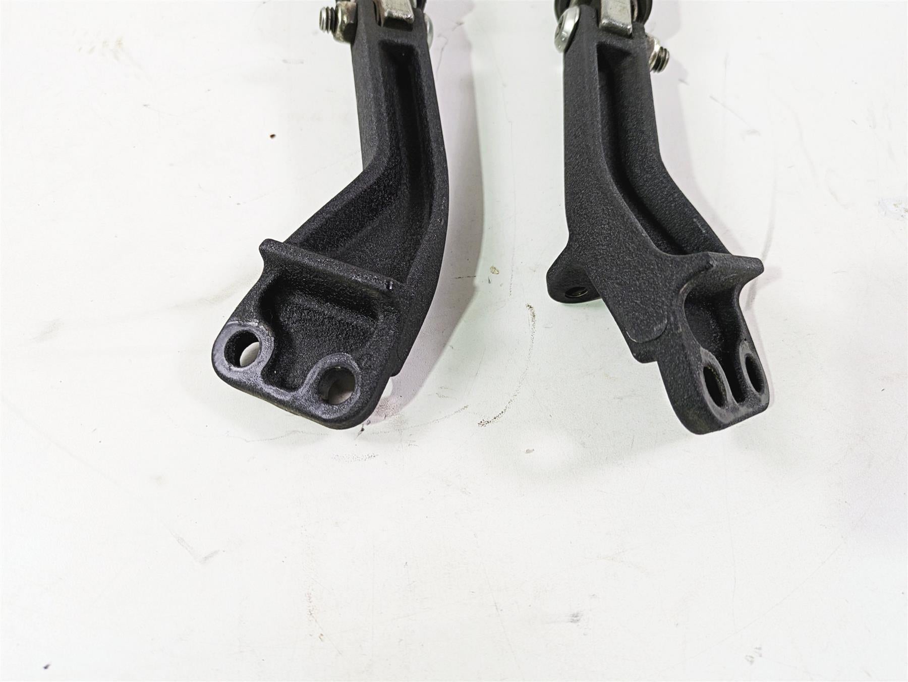 2008 Harley FXDL Dyna Low Rider 105TH Passenger Foot Peg Set 49224-06A 49230-06 {{ shop.shopifyCountryName }} - Mototech271