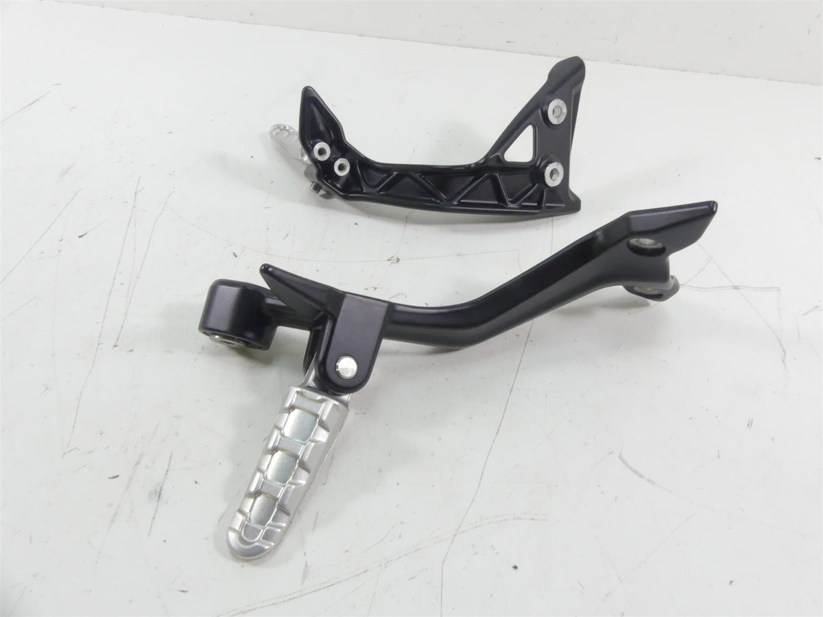 2019 Indian Motorcycle Co. FTR1200 Rear Passenger Footpeg Set 5142146 5142145 {{ shop.shopifyCountryName }} - Mototech271