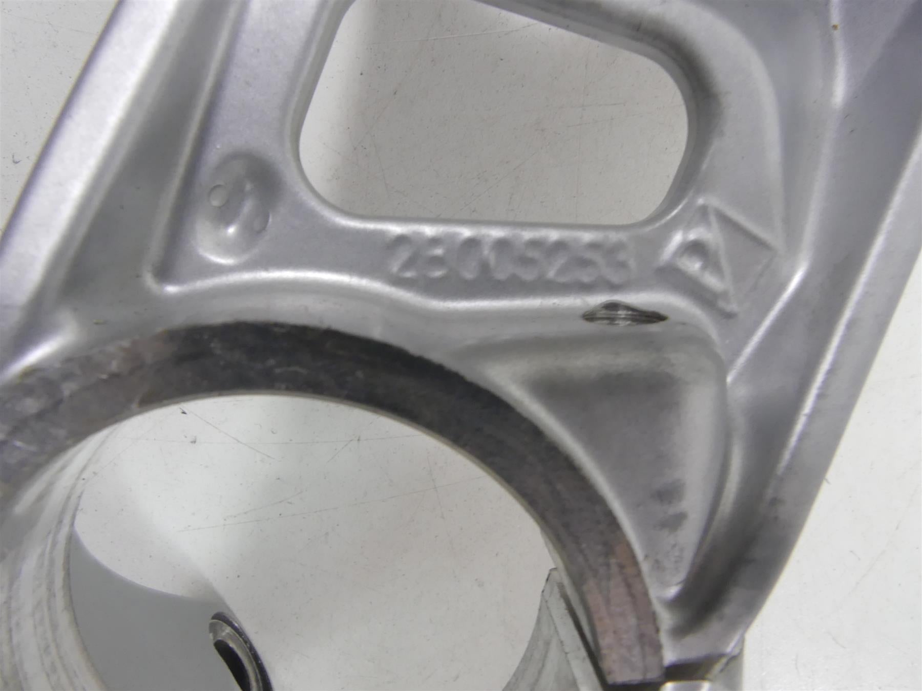 2021 Aprilia RS 660 Upper Triple Tree Steering Clamp 51mm 2B005253 {{ shop.shopifyCountryName }} - Mototech271
