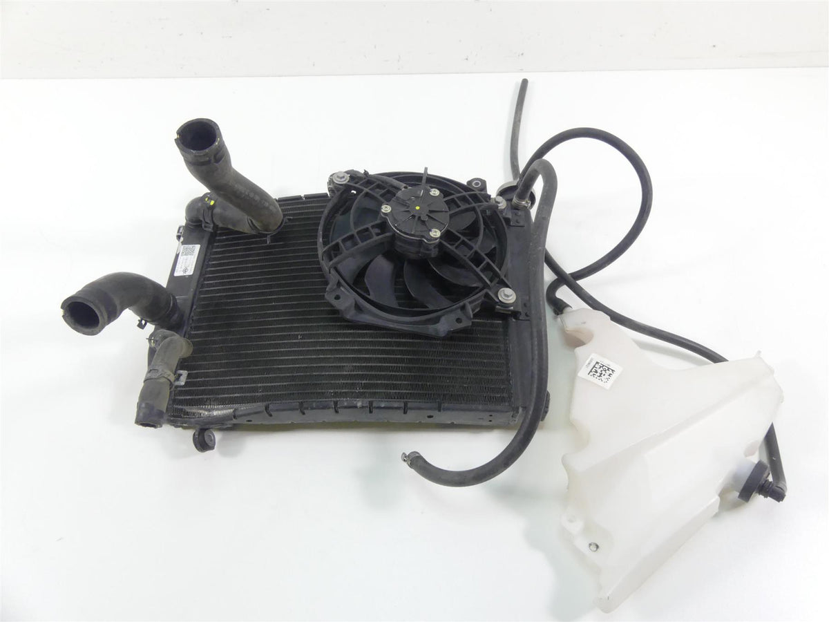 2021 Aprilia Tuono 660 RS660 Radiator Fan Reservoir Hoses Set -Read 2B006694 {{ shop.shopifyCountryName }} - Mototech271