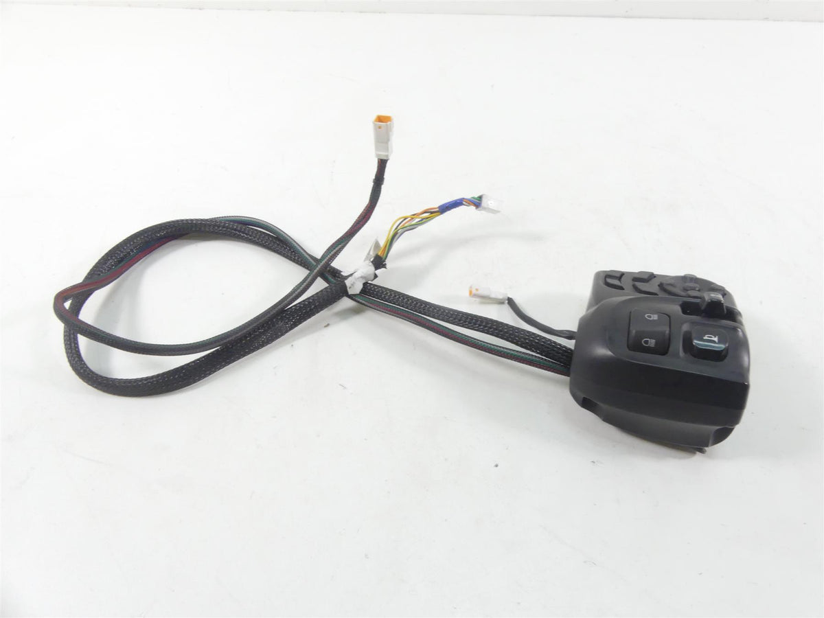 2016 Indian Chieftain Dark Horse Left Blinker Audio Control Switch 4015197-067 {{ shop.shopifyCountryName }} - Mototech271