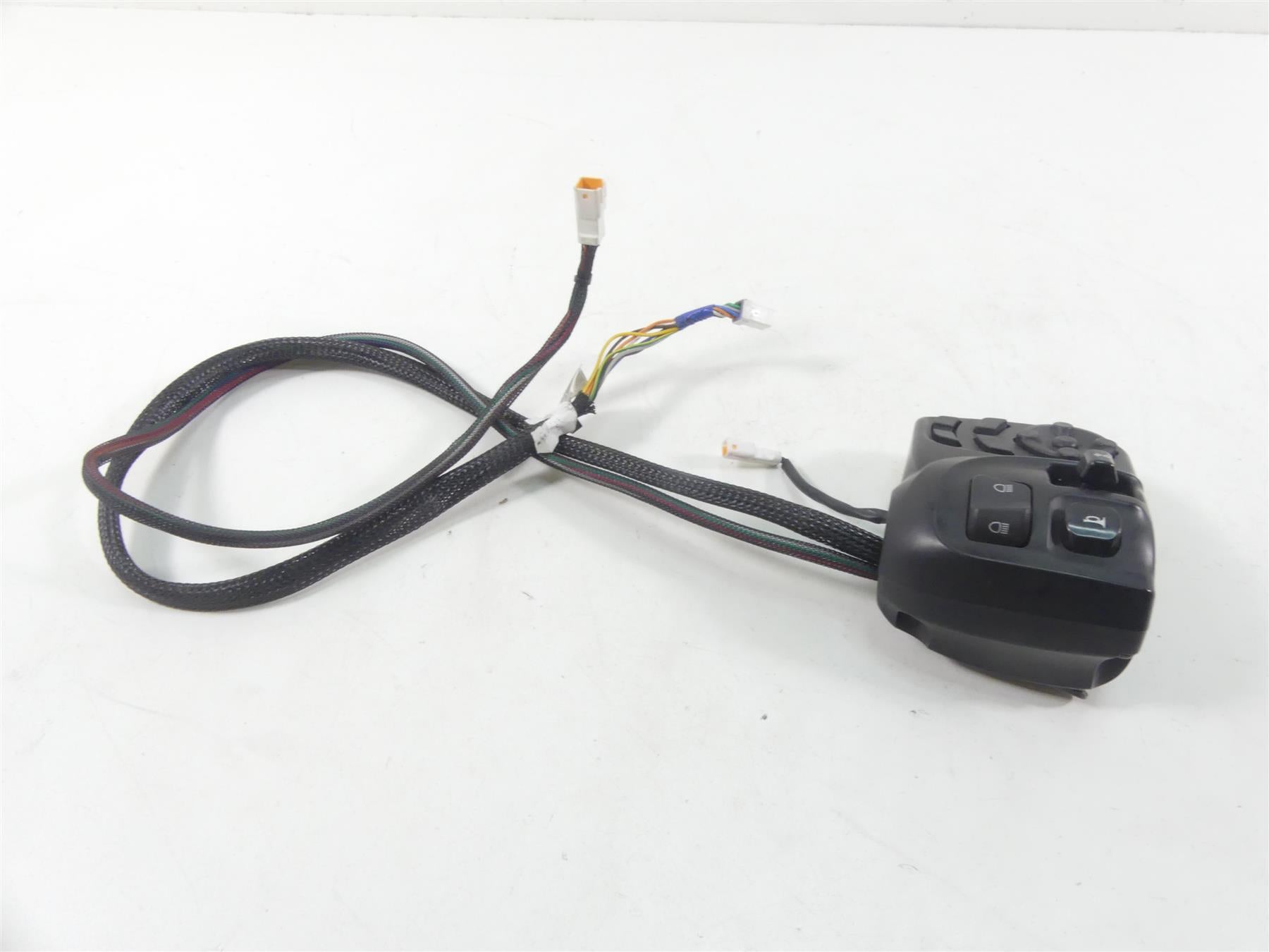 2016 Indian Chieftain Dark Horse Left Blinker Audio Control Switch 4015197-067 {{ shop.shopifyCountryName }} - Mototech271