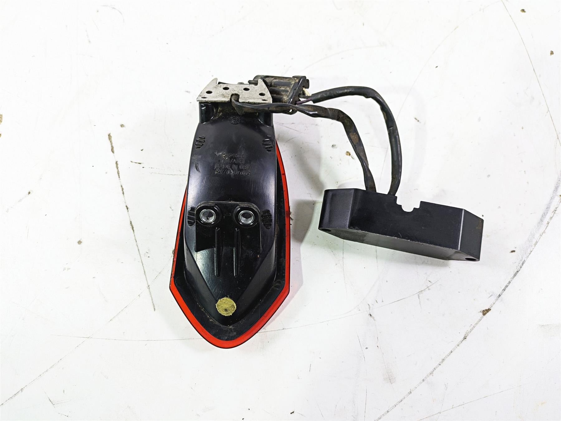 2004 Victory Kingpin Tail Light Taillight Brake Lamp - Read 2410286 2410948 {{ shop.shopifyCountryName }} - Mototech271