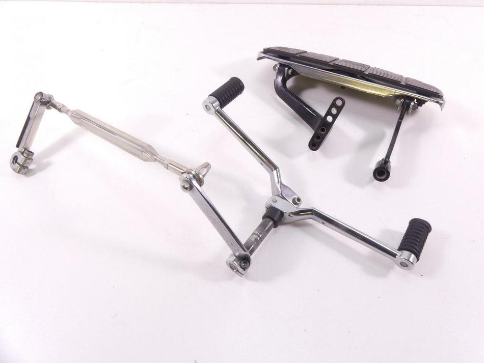 2001 Harley Touring FLHTCUI Electra Glide Left Floor Board & Shifter 50621-79A {{ shop.shopifyCountryName }} - Mototech271