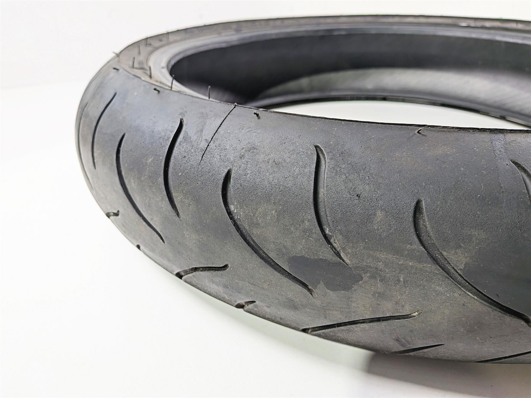 Used Front Motorcycle Tire Bridgestone Battlax BT016 120/70ZR17 3286340425810 {{ shop.shopifyCountryName }} - Mototech271