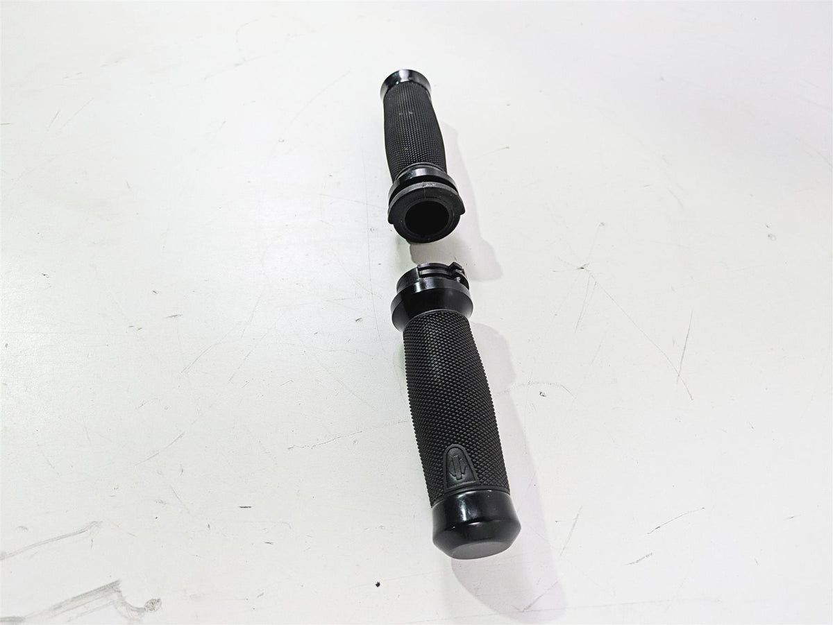 2015 Harley FXDF Dyna Fat Bob Get-A-Grip Hand Grip Set 56100008 {{ shop.shopifyCountryName }} - Mototech271