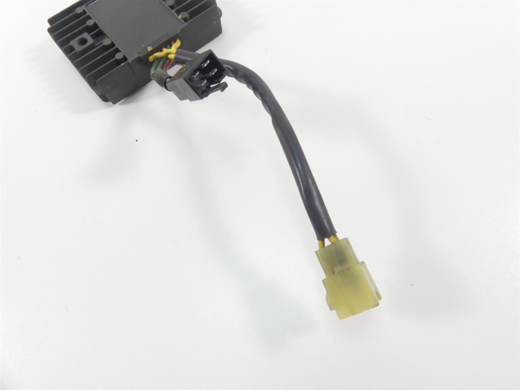 2004 Ducati 999 SBK Rectifier Voltage Regulator 54040191A SH579EA {{ shop.shopifyCountryName }} - Mototech271