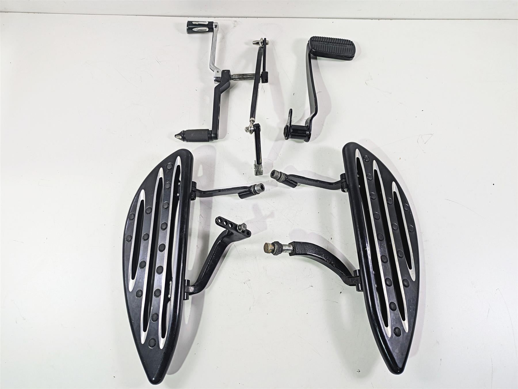 2001 Harley Touring FLHX Street Glide CNC Cut Front Rear Floor Board Pedal Set {{ shop.shopifyCountryName }} - Mototech271