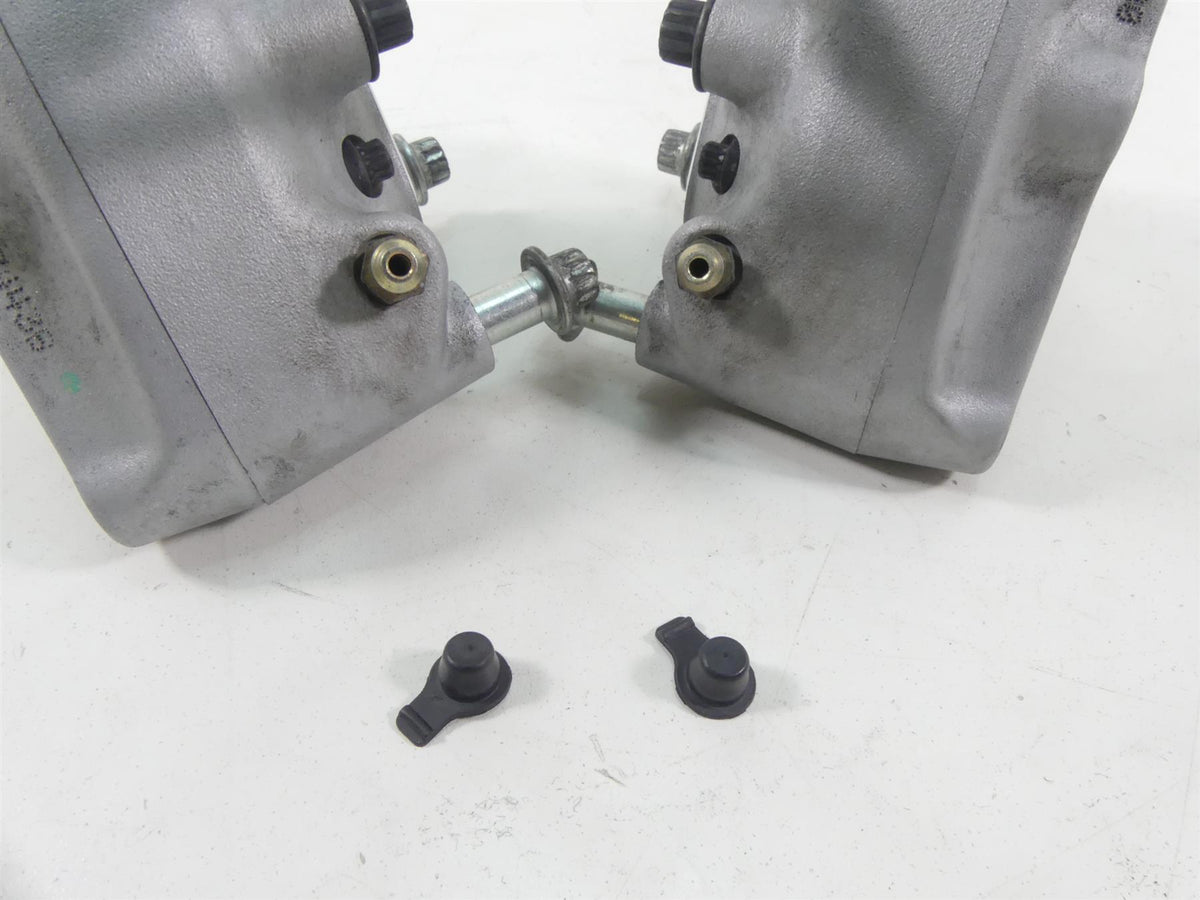 2004 Harley FLHTC SE CVO Electra Glide Front Brake Caliper Set 44381-99 44382-99 {{ shop.shopifyCountryName }} - Mototech271