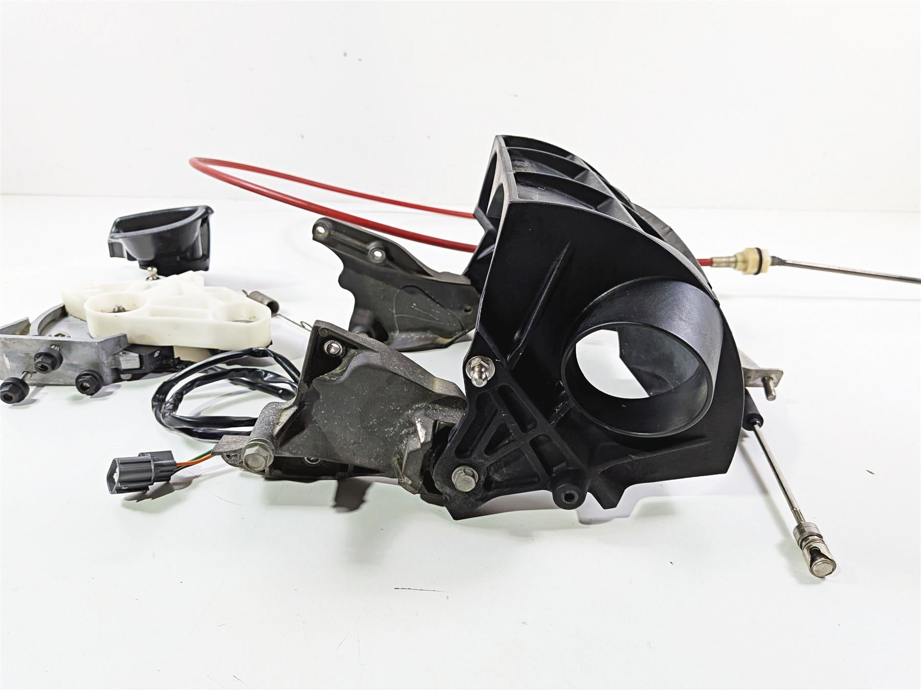 2009 Yamaha Waverunner FX1800 Cruiser Reverse Gate Bucket Set 6S5-R1314-00-00 {{ shop.shopifyCountryName }} - Mototech271