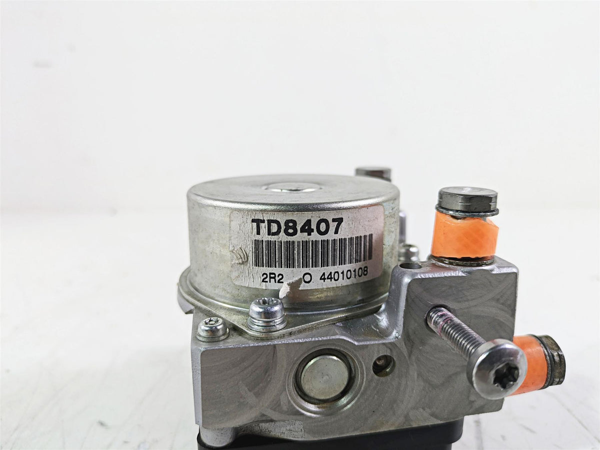 2015 Triumph Tiger Explorer XC Abs Brake Pump Unit Module T2026501 {{ shop.shopifyCountryName }} - Mototech271