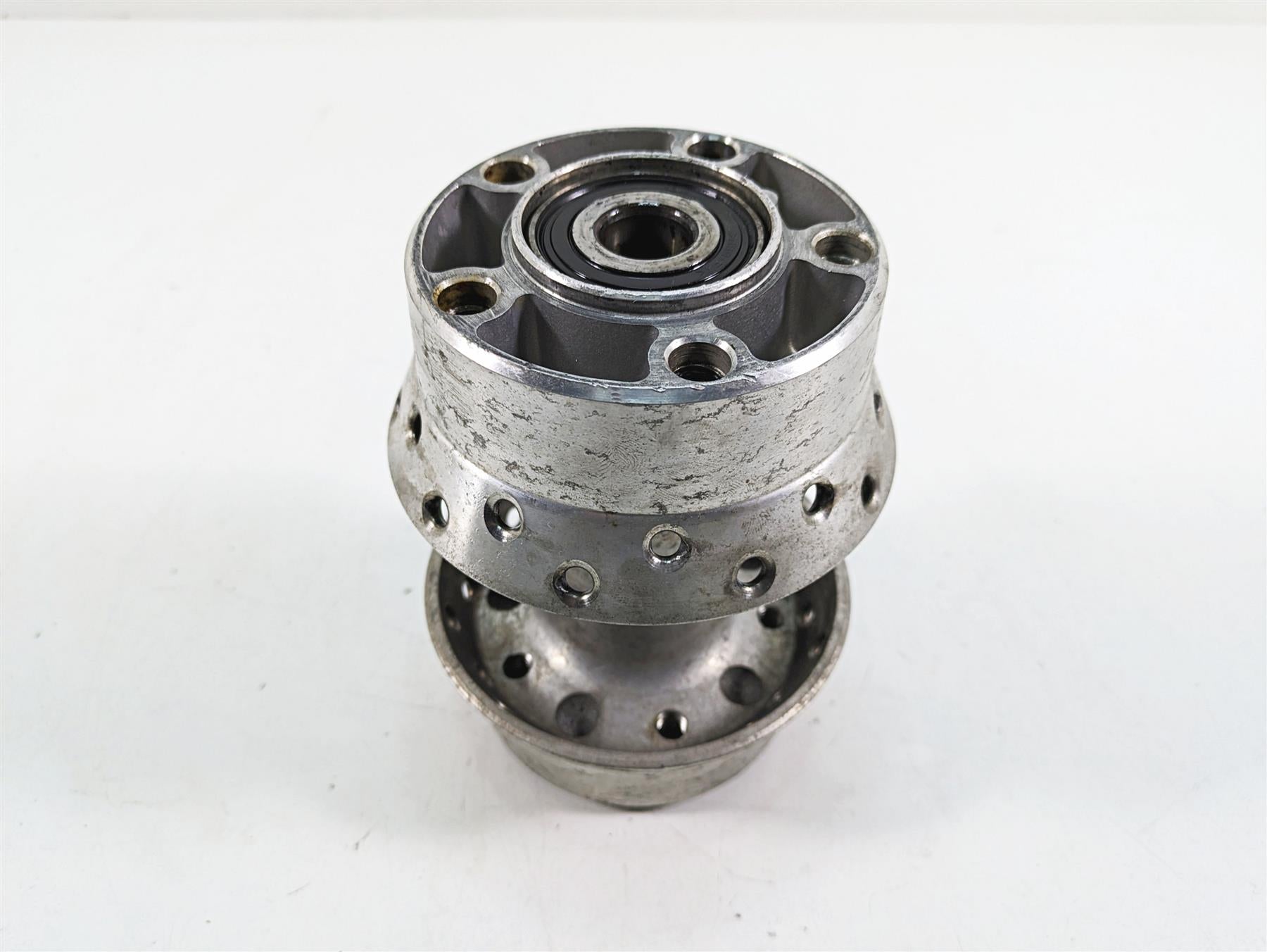 1999 Harley Touring FLHTC Electra Glide Rear Wheel Hub 3/4" Bearings 40976-00 {{ shop.shopifyCountryName }} - Mototech271