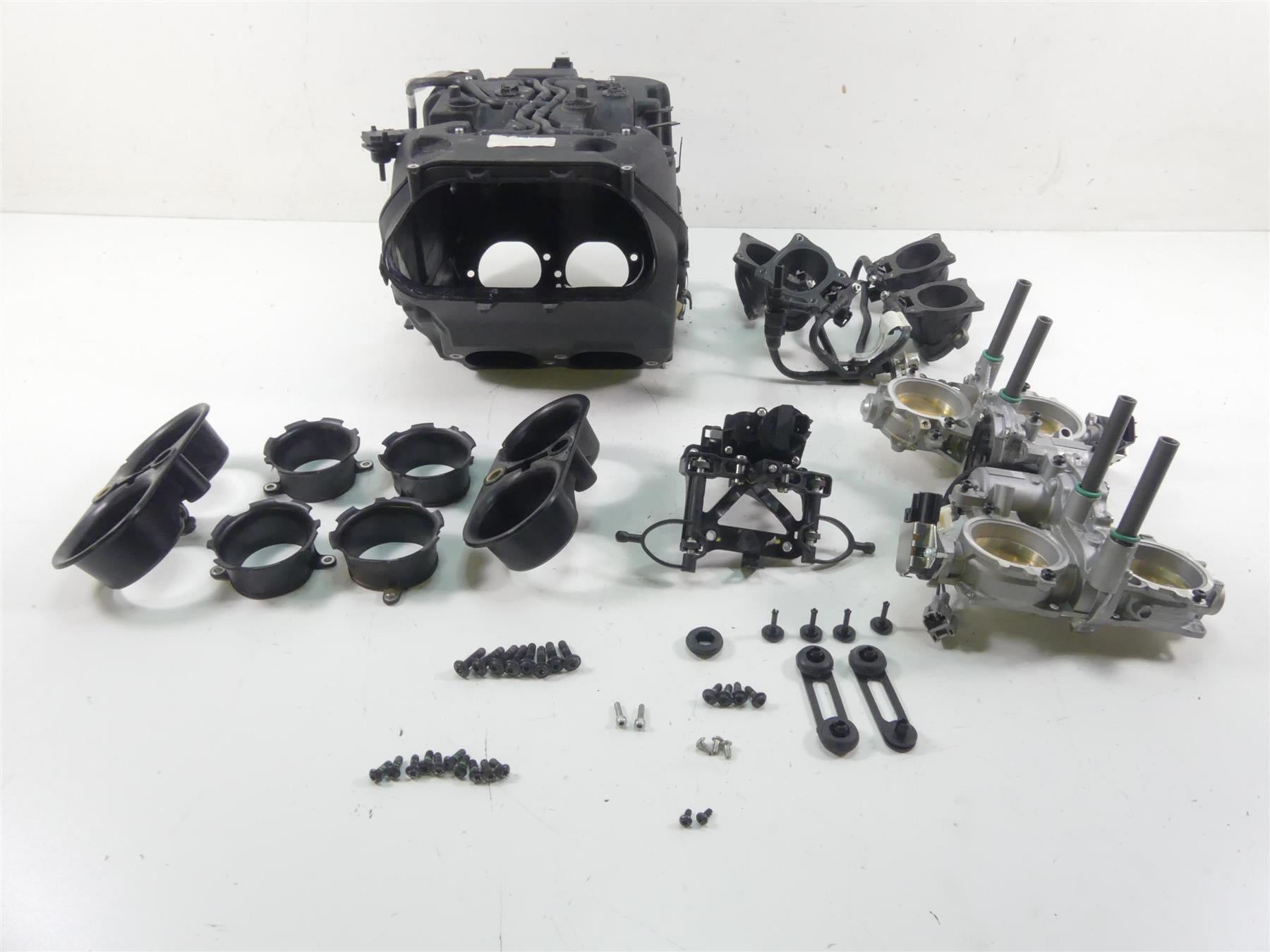 2020 Ducati Panigale 1100 V4 S SBK Mikuni Throttle Body + Air Box Set 28221212B {{ shop.shopifyCountryName }} - Mototech271
