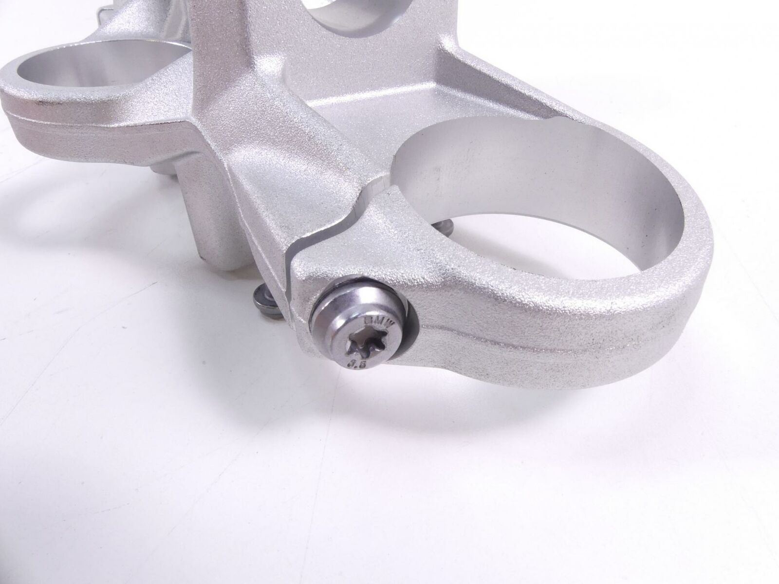 2020 BMW F900 R F900R K83 Upper Triple Tree Steering Clamp Risers 8404205 {{ shop.shopifyCountryName }} - Mototech271