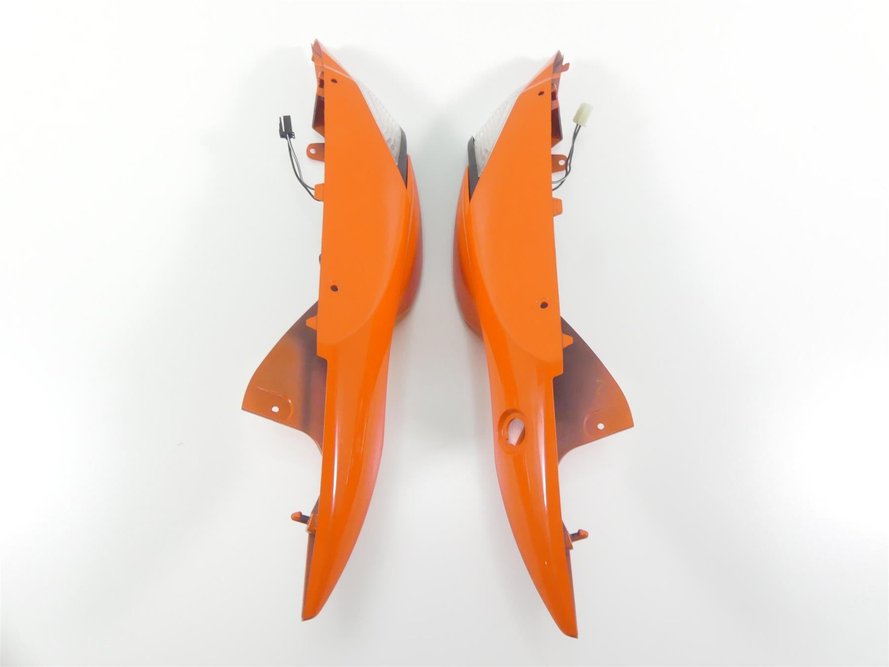 2022 Suzuki GSXR750 Rear Tail Fairing Turn Signal Set -Read 47100-15J10-QRE {{ shop.shopifyCountryName }} - Mototech271